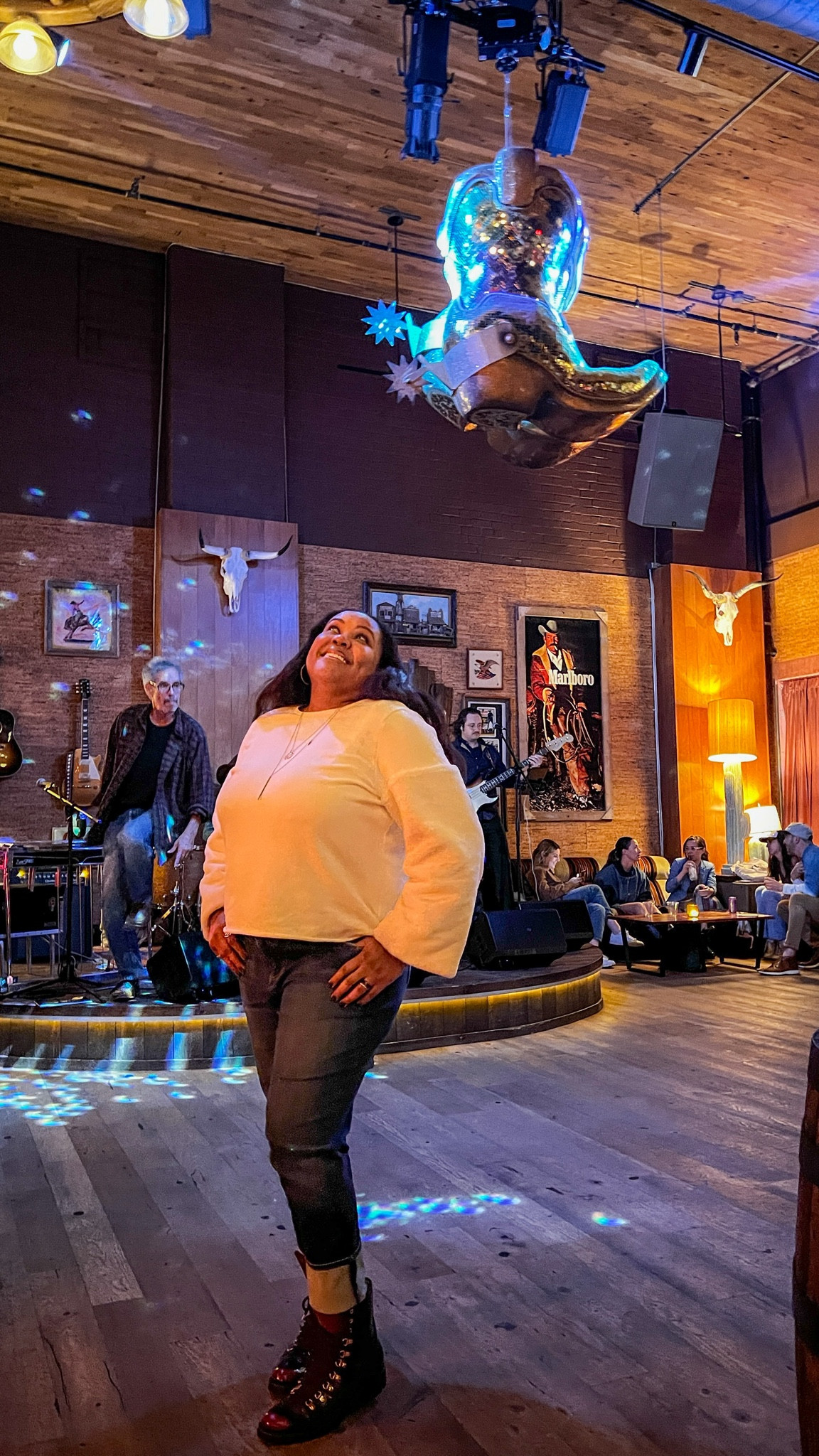 Midsize OOTD. Cowgirls wear denim right? This was sort of like a country concert 😌
#ltkseasonal #ltkover40 #LTKfindsunder100 

#LTKStyleTip #LTKMidsize #LTKShoeCrush