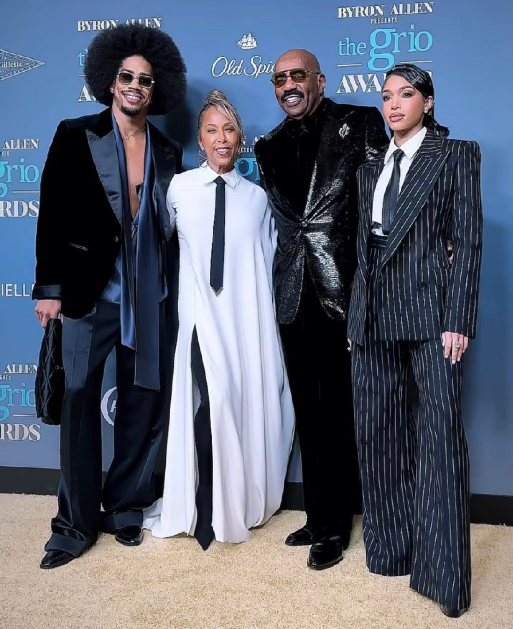 #fashionbombfamily ! @iamsteveharveytv @marjorie_harvey @loriharvey and @wyntonharvey attended last nights #thegrioawards , with #marjorieharvey in @maisonvalentino and #loriharvey in an @alexandermcqueen pinstripe suit. Swipe for more + stay tuned for details on #steveharvey and #wyntonharvey on @fashionbombmen ! Thoughts on their looks?
#steveharveyfbd #loriharveyfbd #marjorieharveyfbd