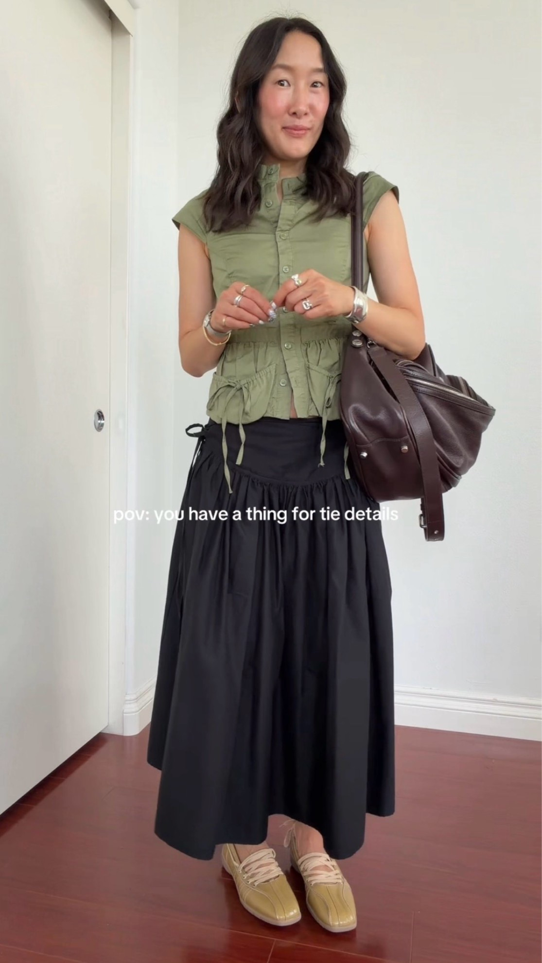 Xs in top, xs in skirt (in shop my), sized up one in shoes!