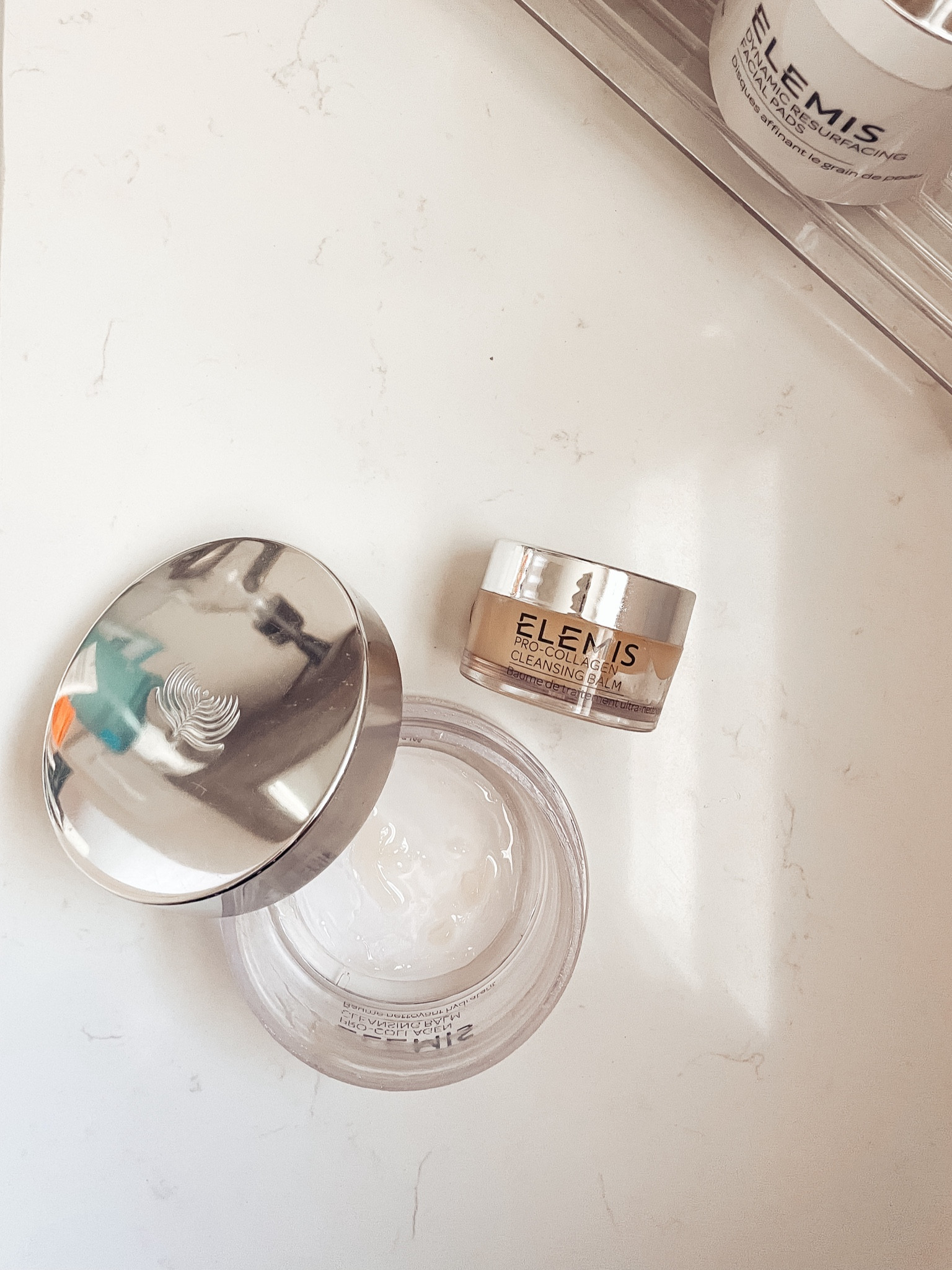 { holy grail ❥

Using the ELEMIS Pro-Collagen Cleansing Balm to gently remove all your makeup is such a treat for your skin. It gives luxury spa && leaves your face feeling so soft. 

Linking a couple different retailers .. . if you’re needing to restock, check the NSale!! }

#LTKSaleAlert #LTKxNSale #LTKBeauty