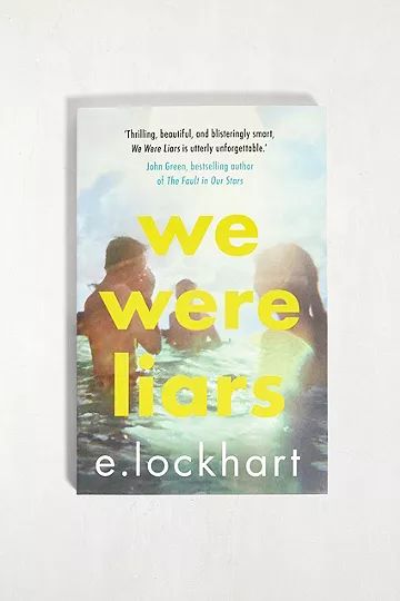 E. Lockhart – Buch „We Were Liars“ | Urban Outfitters (EU)