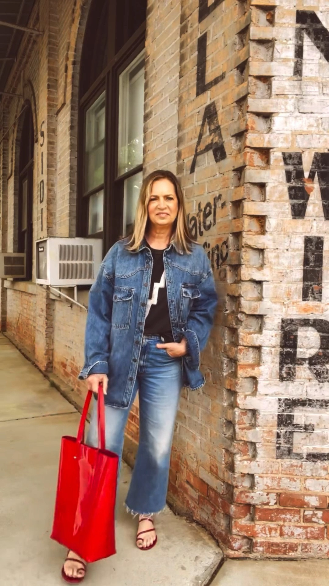 I’m putting together a reel of some favorite outfits this year and thought I’d share a couple as I work. I love this @imogeneandwillie tee and realize I haven’t worn it in awhile. I’m about to do a big closet organize and finding this tee just became top priority. ⚡️ 

How are you doing post-Christmas? I love the season, but I really love when it’s over. Is that bad? I love a fresh new year and once Christmas is over I feel energized and excited. 

Thx for being here! Jill

Comment PIXIE to see this post on LTK. 

#over50outfits #graphicteeover50 #imogeneandwillie #styleinmidlife #casualootd

Comment PIXIE below to receive a DM with the link to this post on my LTK ⬇ https://liketk.it/5aTDP