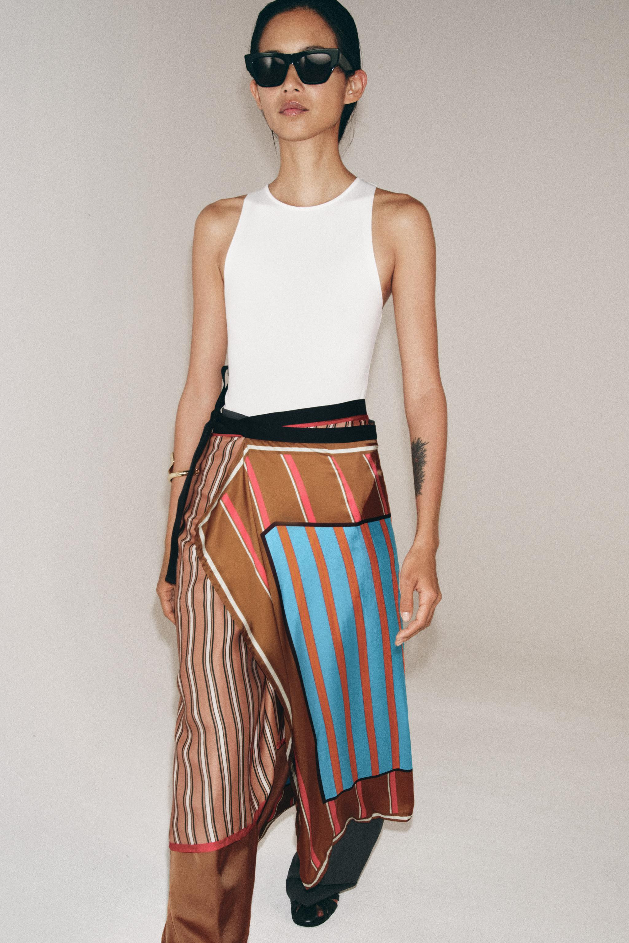 STRIPED PRINT PAREO SCARF | Zara US