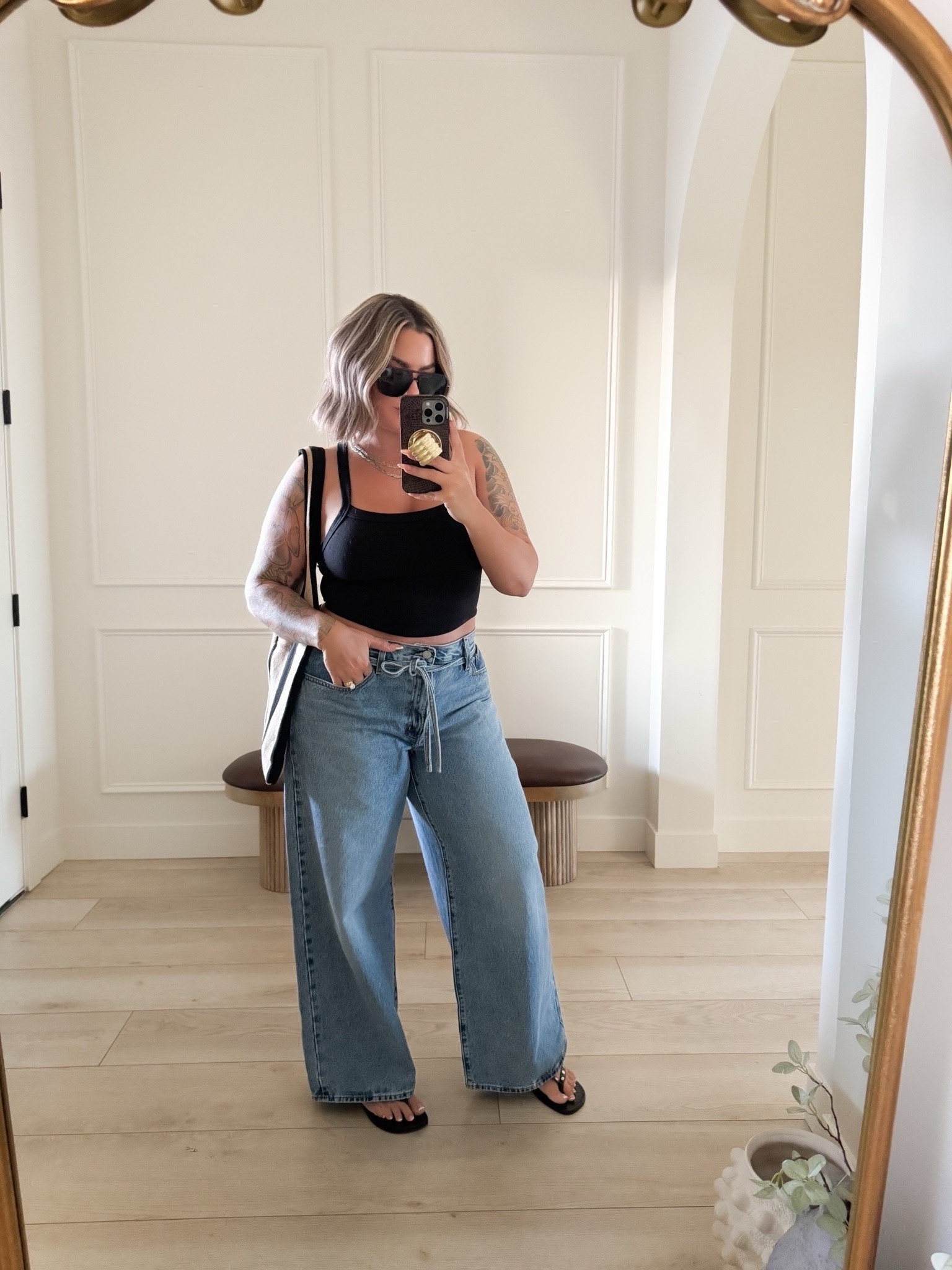Tank m/l
Jeans 32x31 I would do a 33 length if you want to be able to do a heel if you are 5’5 or taller. 
Size up one size I’m typically a 31 I did a 32

Follow my shop @shaynaslife on the @shop.LTK app to shop this post and get my exclusive app-only content!

#liketkit 
@shop.ltk
https://liketk.it/6lrl8