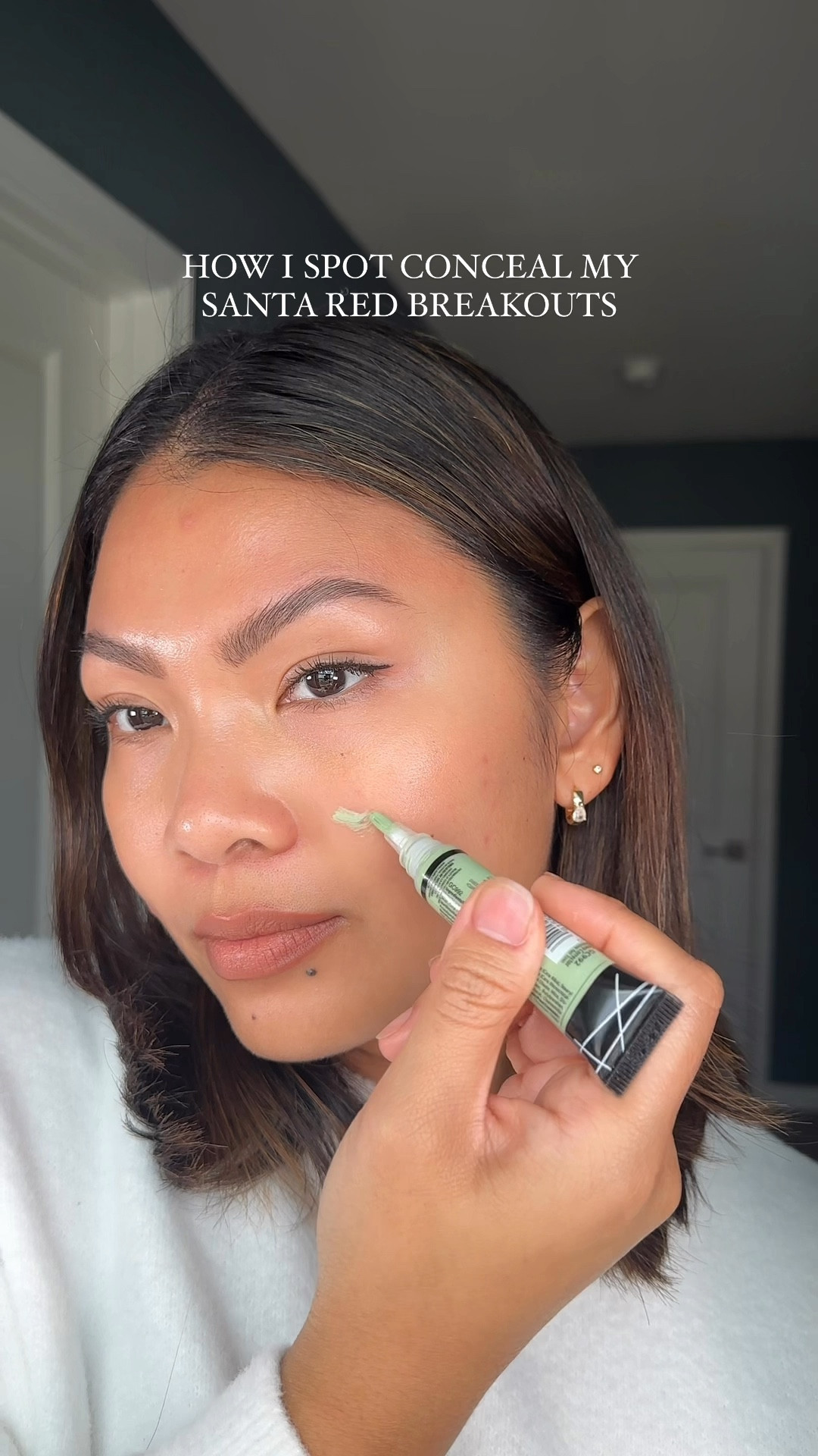 Soothing inflammed acne for spot conceal