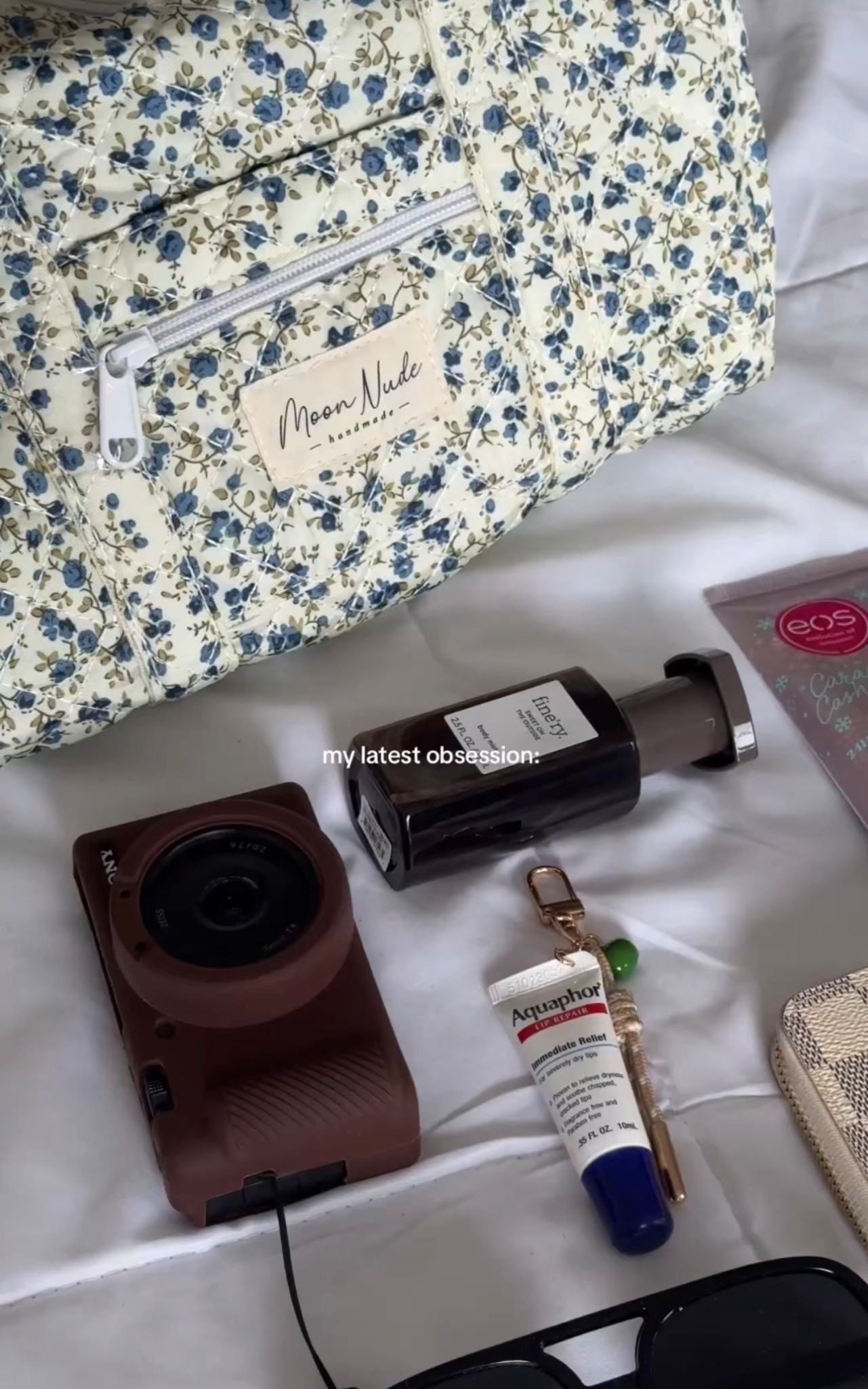 What’s in my bag ✨🫶🏼

#LTKHoliday #LTKBeauty #LTKGiftGuide