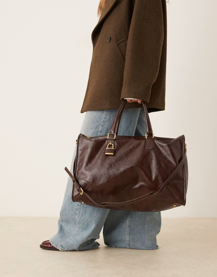 Mango – City-Umhängetasche in Dunkelbraun aus Leder mit Schlossanhänger-Brown | ASOS (Global)