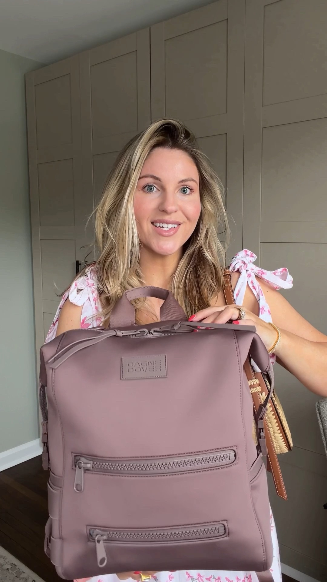 comment GIFT for a link to shop everything for the ultimate new mom survival pack ✔️

#babyshower #diaperbag #dagnedover #diaperbagessentials #momhack