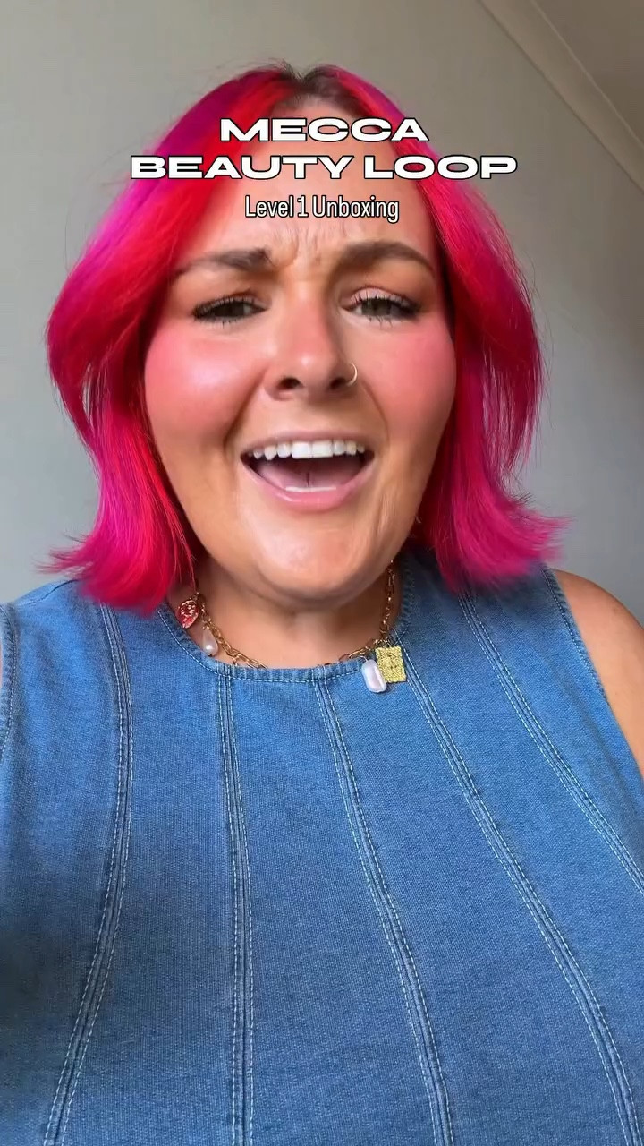 It’s @meccabeauty Beauty Loop time again which is officially the time when the interwebs are divided over free sh!t. 

#meccabeauty #beautyloop #unboxing #makeup #skincare @dermalogicaaus
