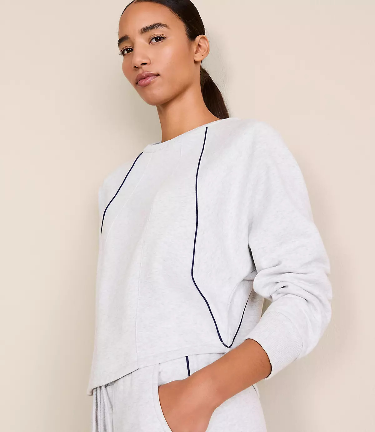 Lou & Grey Heathered Piped Elite Fleece Sweatshirt | LOFT