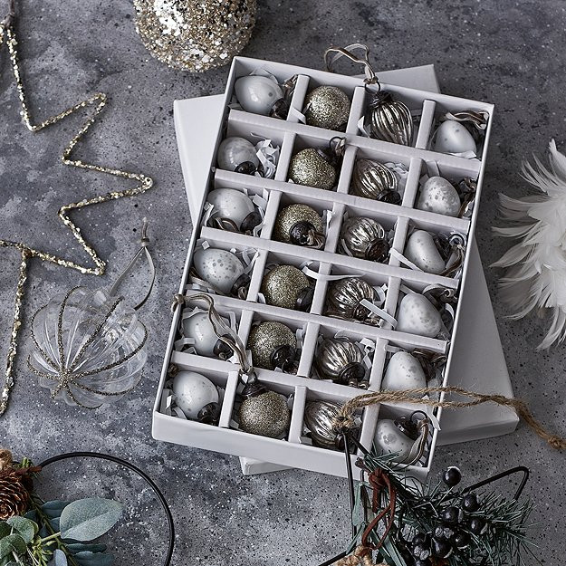 Mini Mixed Baubles - Set of 24
    
            
    
    
    
    
    
            
          ... | The White Company (UK)
