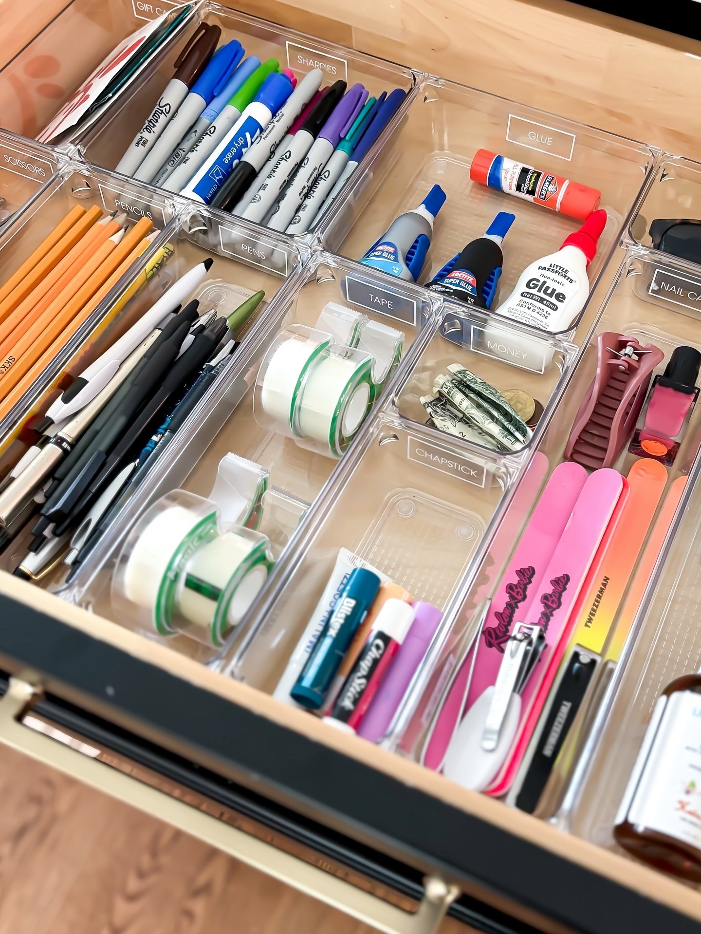 POV: You open the junk drawer… and it’s actually ✨aesthetic✨ 

Acrylic trays + crystal clear labels = the glow-up your scissors, tape, and markers deserved.
Your “junk” is now JOY! 

✏️📎✂️📌📏

#sortandstore #drawerorganization #acrylicorganizers #homeorganizationgoals #labeledandluxe #organized #declutteredlife #drawergoals #organizedmom #kitchenorganization #everythingorganizer #homeorganizing #containerstore #junkdrawer #utilitydrawer #myerspark #barclaydowns #waxhawliving #charlottehomes #fortmillhomes