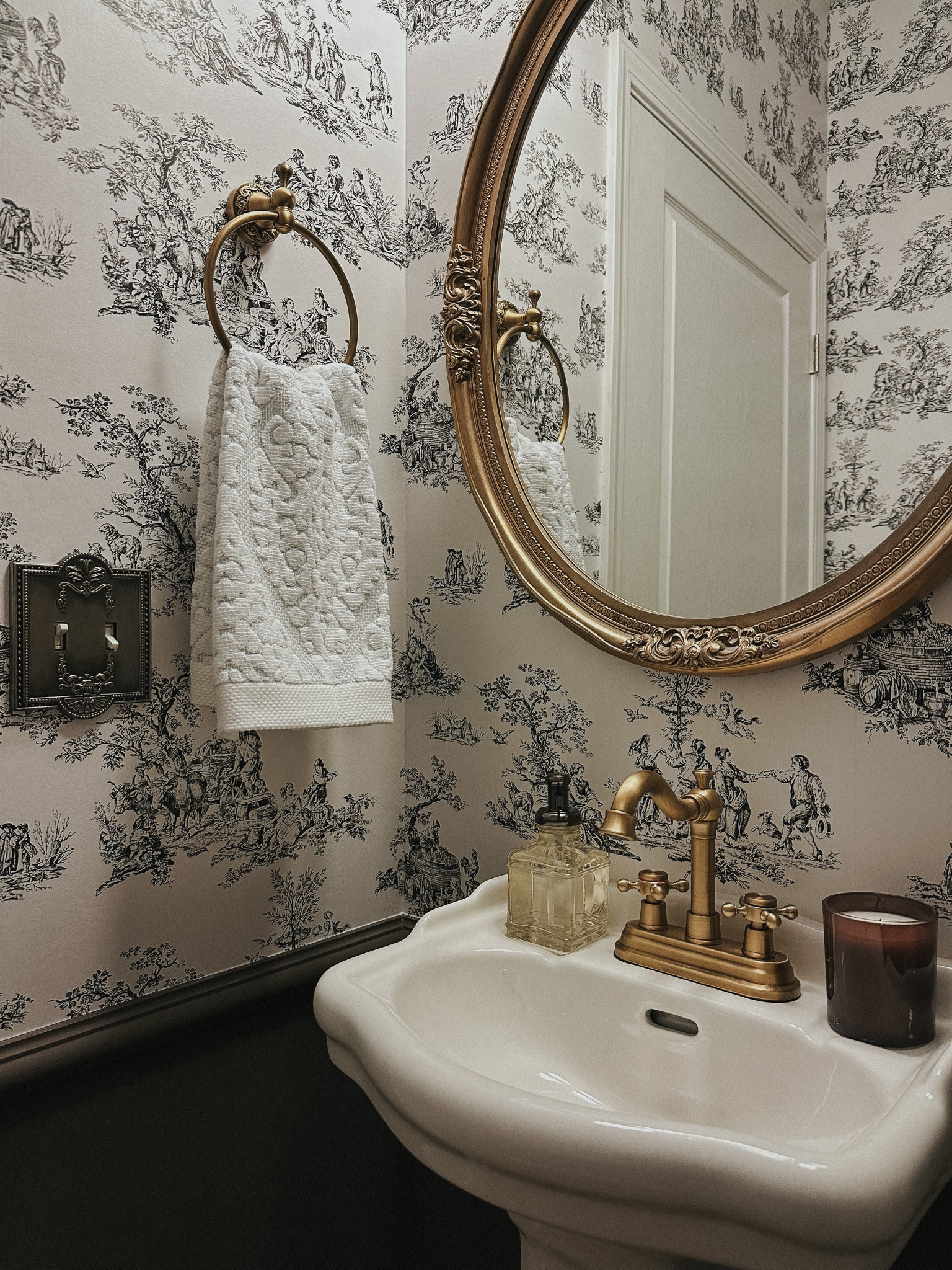 All of the powder room sources 🤩

#LTKhome