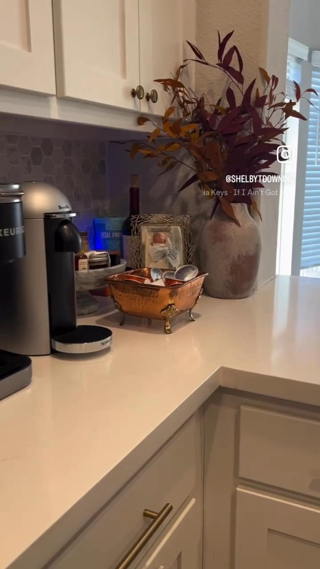 A home decor tour…antique edition! #homedecor #kitchendecor #frenchdecor #frenchstyle #copperpot #mantle #toddlerboyroom #ralphlauren #thanksgiving #homestyle #antique #estatesale

#LTKdayinmylife #LTKHome #LTKFamily