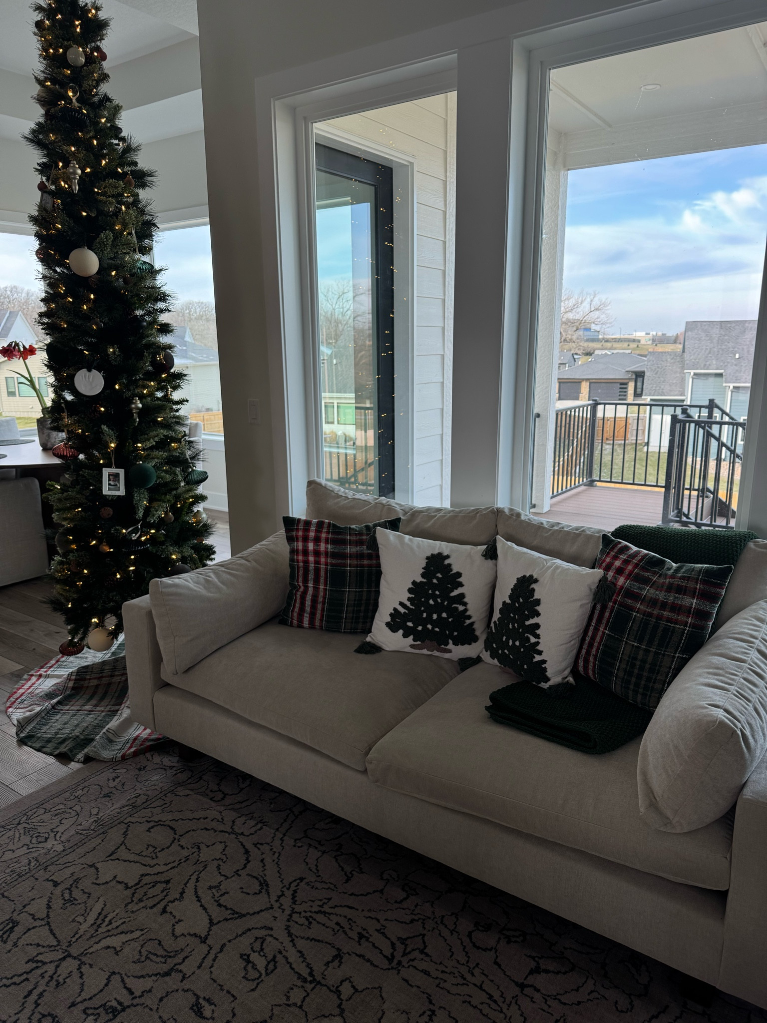 A freshly fluffed couch and pillows going into the weekend> 

#LTKHoliday #LTKHome #LTKSeasonal