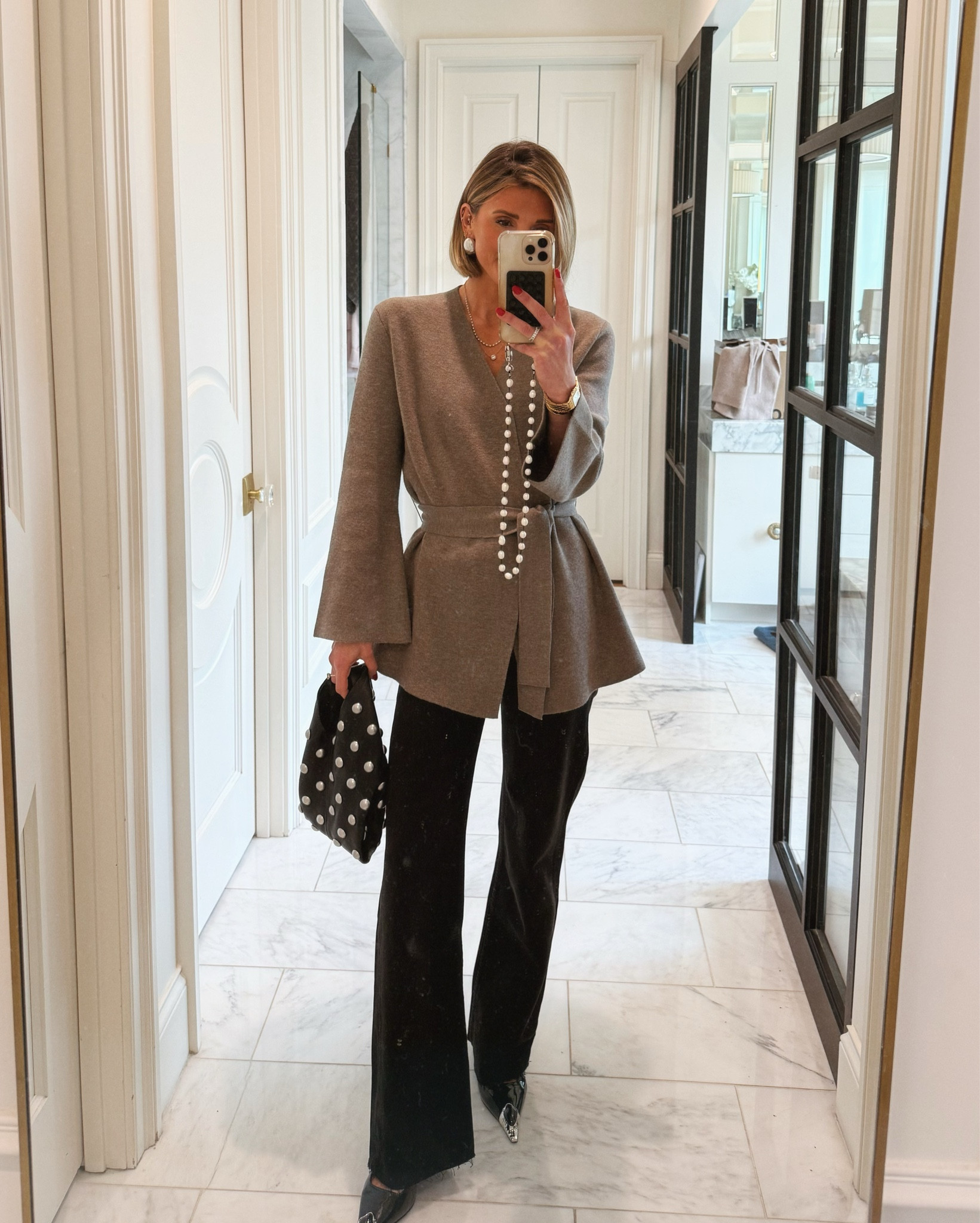 Zara winter outfit. I'm wearing size g size small in my top and jeans run small size up. 

#LTKFindsUnder100