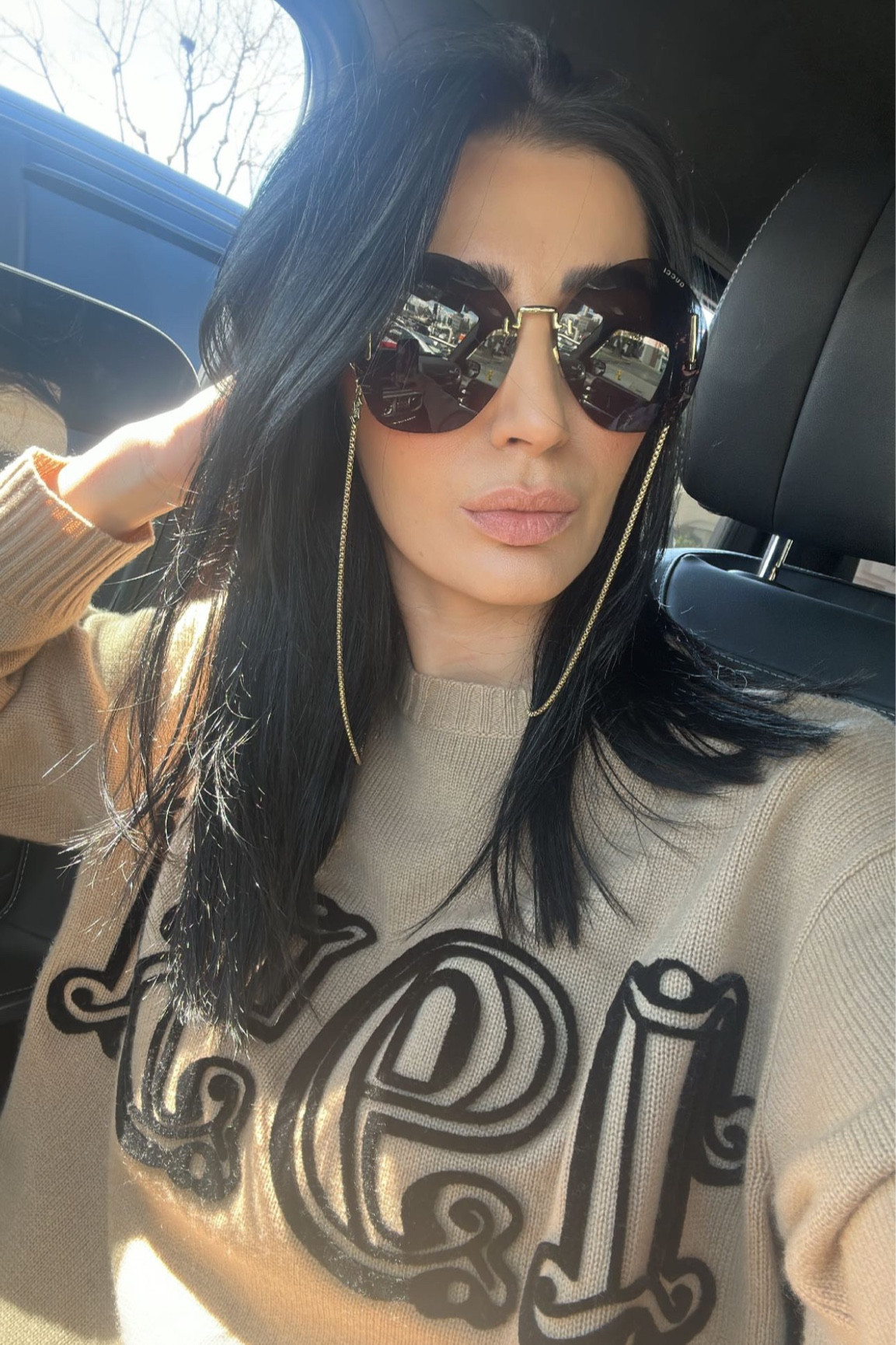 Sweater is a size extra small. It’s a bit oversized.