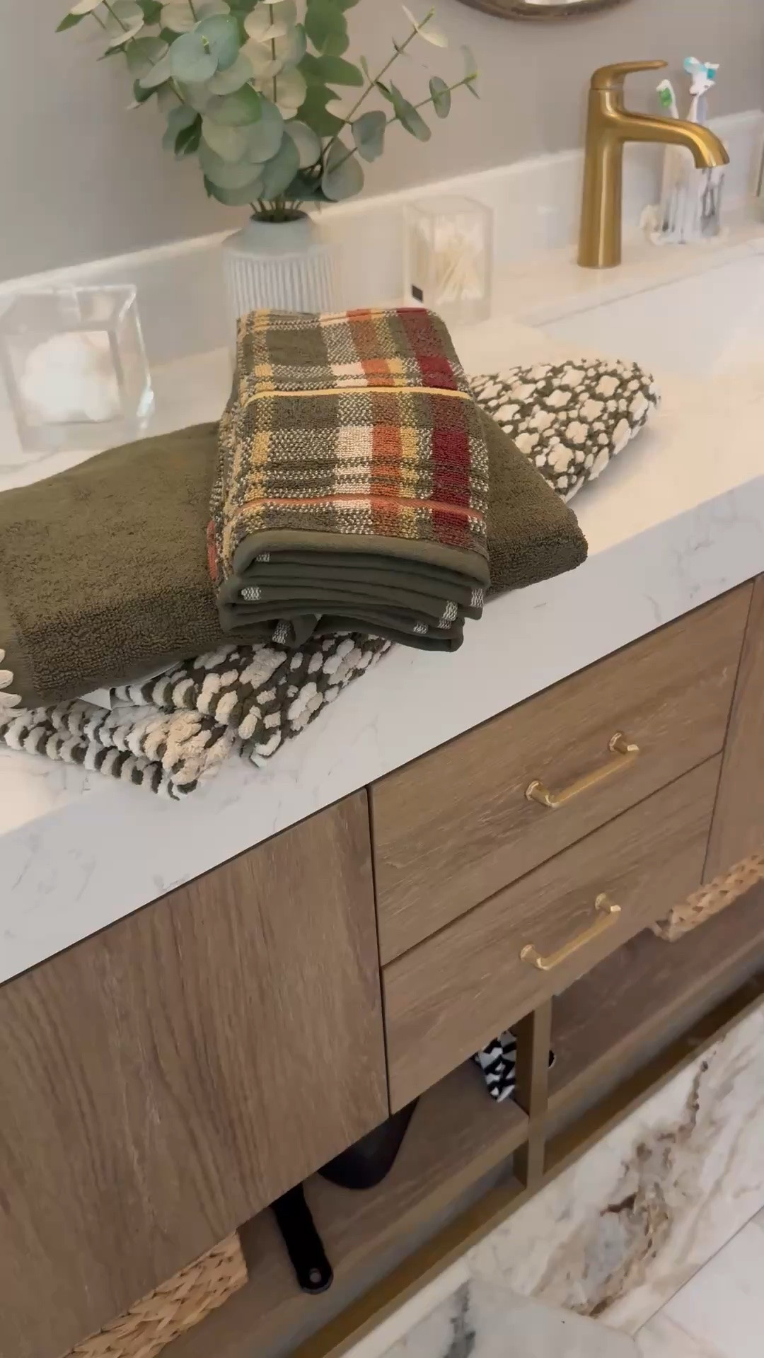 Fall towels for my bathroom.  Home decor, bathroom vanity

#LTKHome #LTKdayinmylife #LTKSeasonal