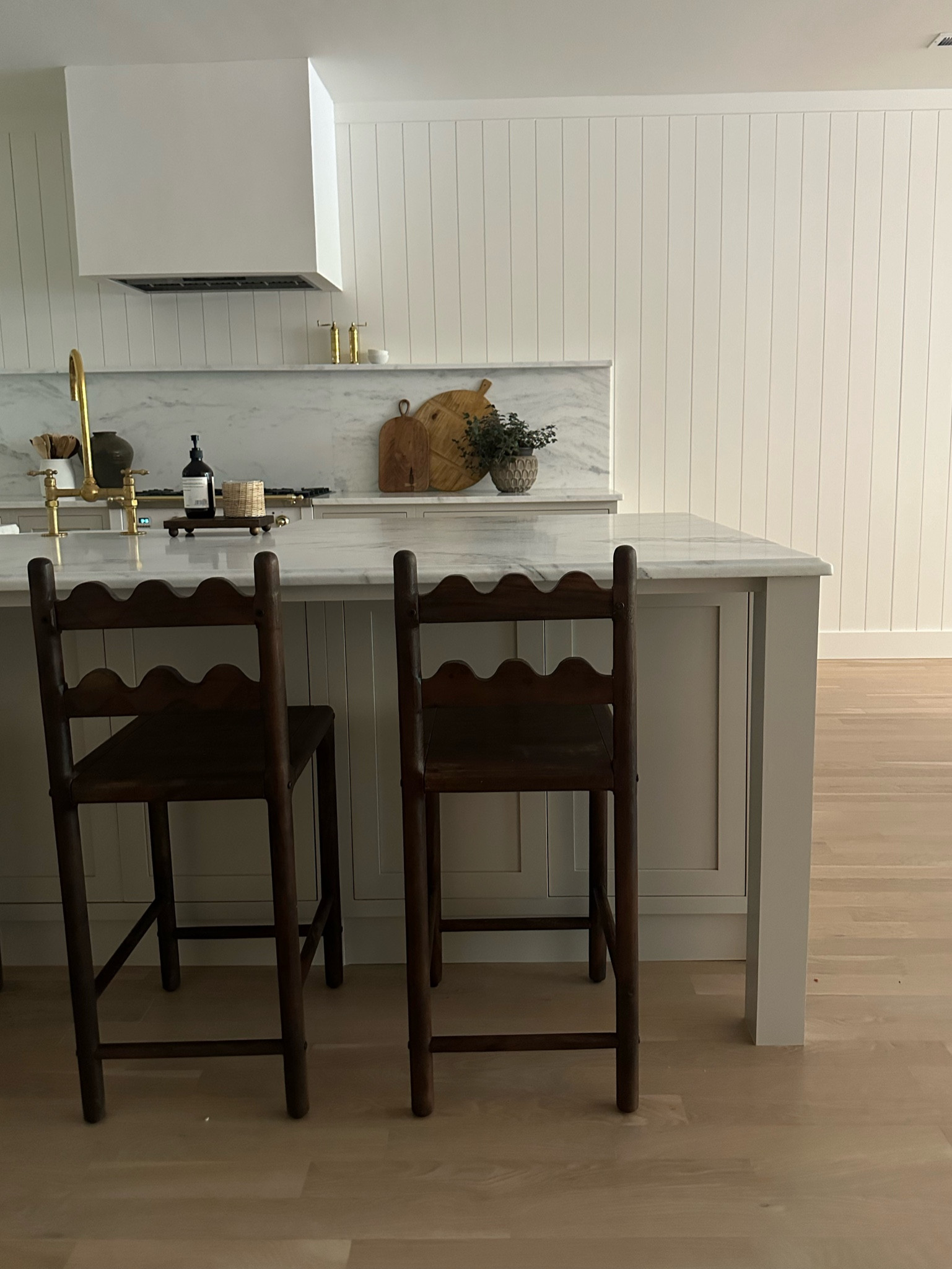 Completely obsessed with my new dark wood counter stools!!! They are a dupe of the Light and Dwell $5000 counter-stools, and they are so beautiful for less than $200. 
ORDERING NOTE: I got rustic brown. 
#highandlow #splurgeandsave #counterstools #budgetfriendlykitchen #kitchendesign #darkwoodcounterstools

#LTKhome 

#LTKU