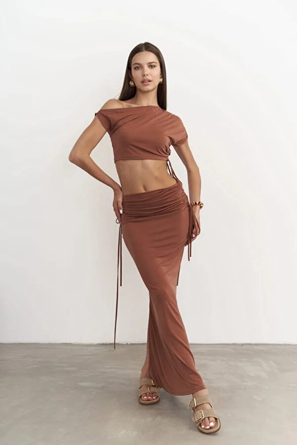 MAİ COLLECTİON Braunes Set aus kurzem Ivan-Rock und geraffter Weste | Trendyol DE