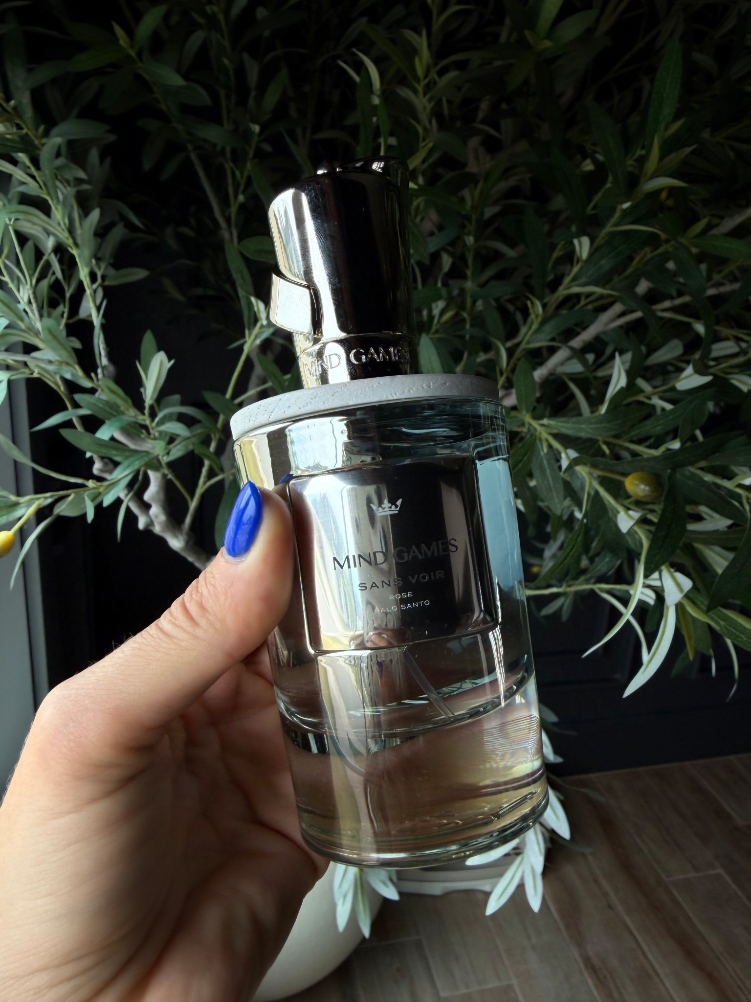 Omg! I just got this in and it smells INSANE!!! Has such a clean and feminine smell - so good for spring and summer! Great Mother’s Day gift option 