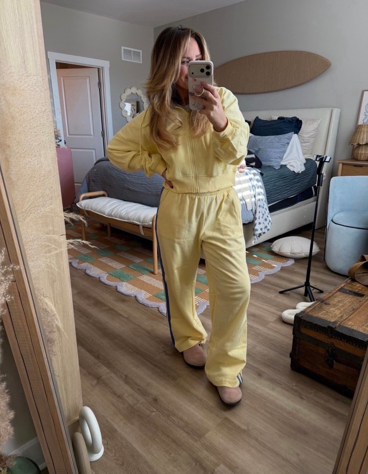 Sunshine, but make it comfy ☀️💛

This Old Navy set is the definition of “looks put together, feels like pajamas.” The zip hoodie is the perfect cropped length (not too short 🙌) and the wide leg pants are flowy, flattering, and insanely soft.

I love this for school drop off, travel days, or those cozy-but-cute Saturdays when you still want to look styled. Throw on a neutral sneaker or slipper and you’re done.
