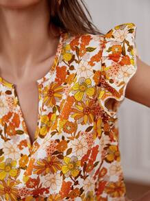 EMERY ROSE Allover Floral Print Flutter Sleeve Popover Blouse SKU: sw2204209113883990(1000+ Revie... | SHEIN