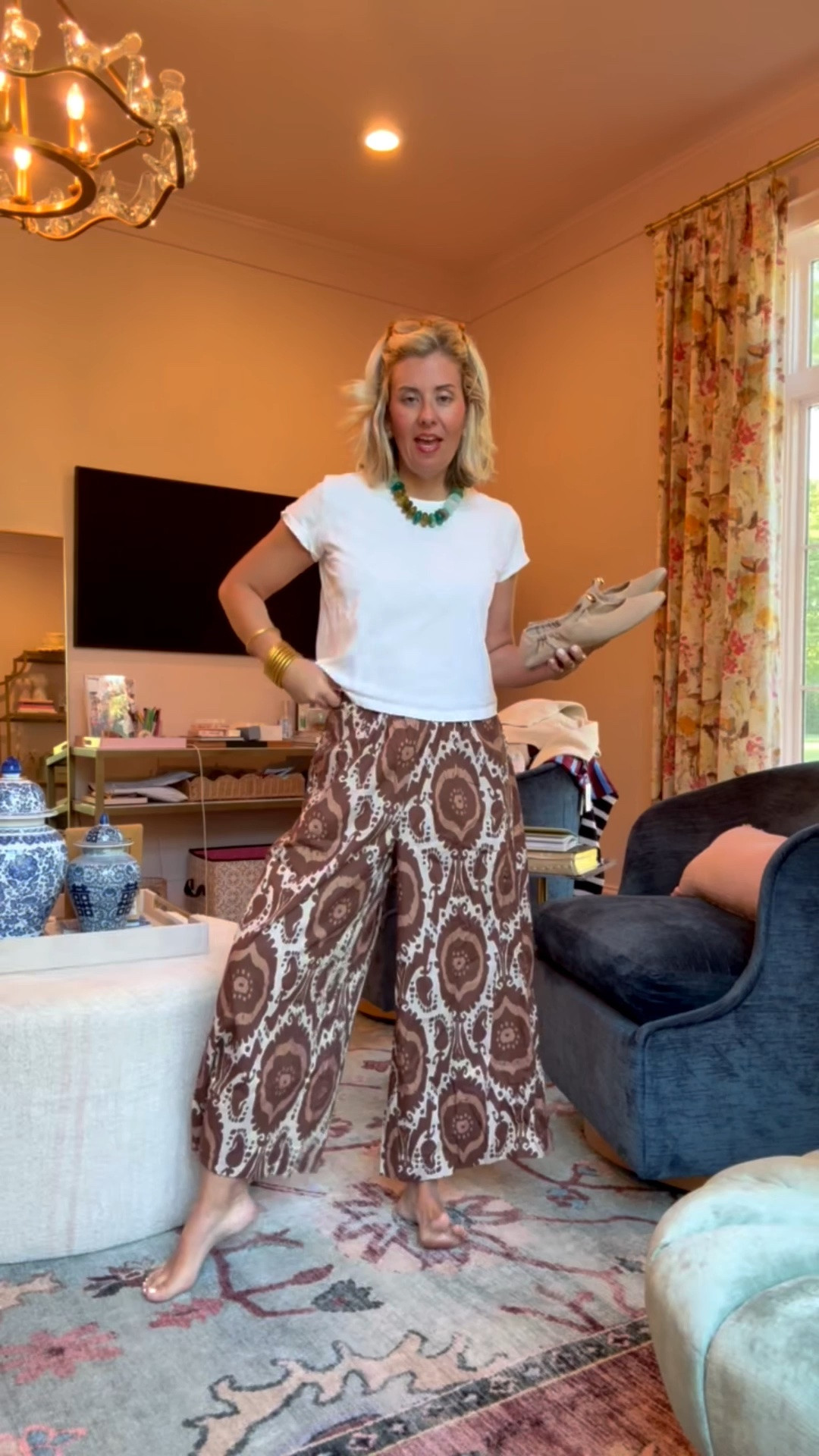 These pants!!! The Zon for the win and the new color in this cardigan is such a yes!! 
Tee - xs
Pants - small 
Cardigan - xs 
Mary Jane’s  - 7.5 (1/2 size down)

#LTKdayinmylife #LTKSeasonal #LTKOver40