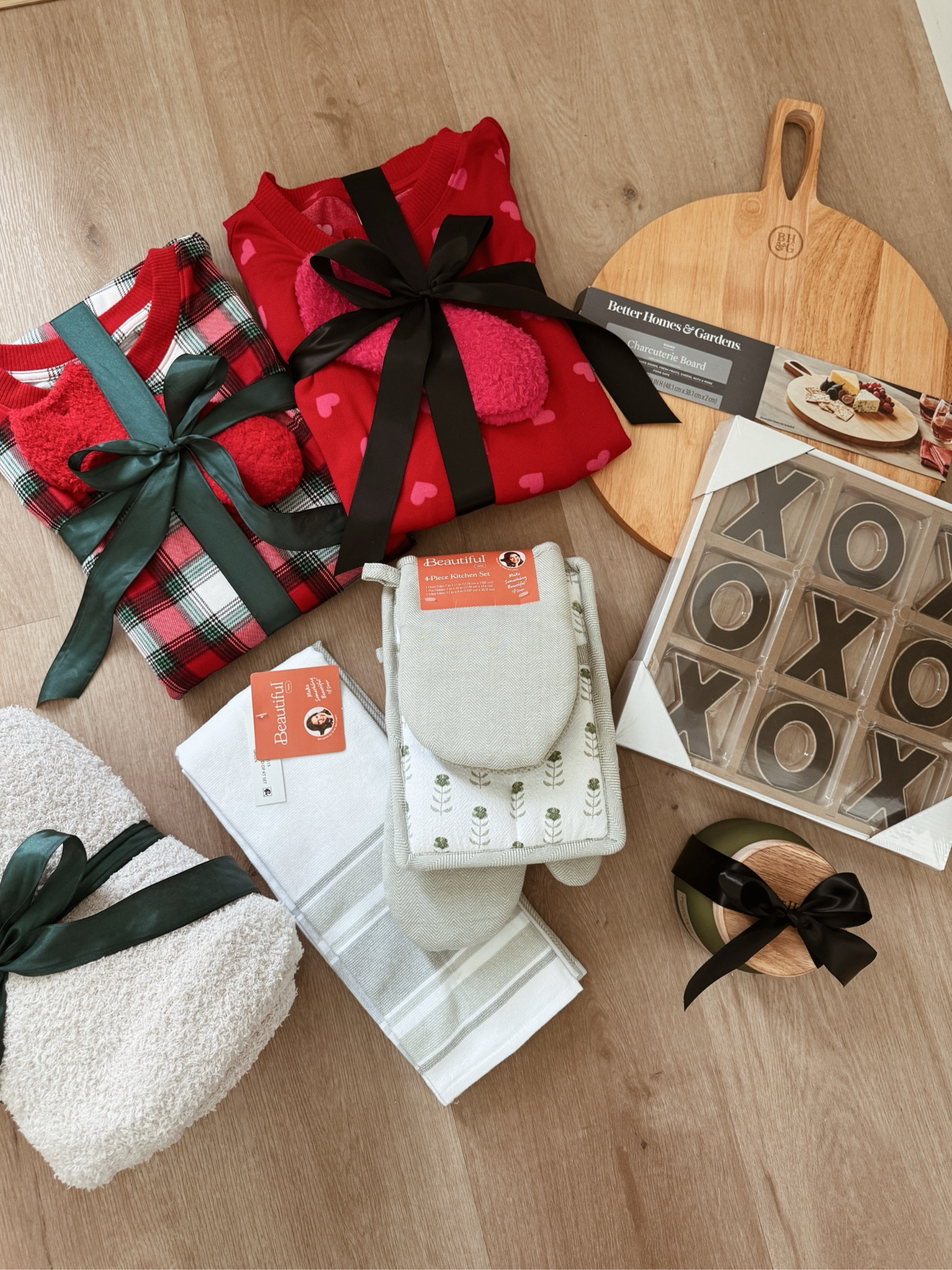 Gift ideas from @walmart! #walmartpartner Everything is under $25 and in stock! #walmartgifts

#LTKGiftGuide #LTKFindsUnder50 #LTKHoliday