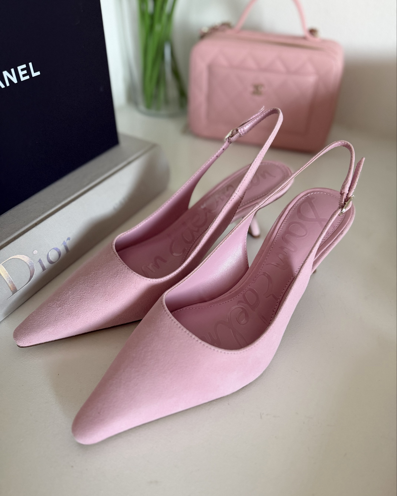 In love with these pink kitten heels 

#LTKgrwm #LTKWorkwear #LTKPetite