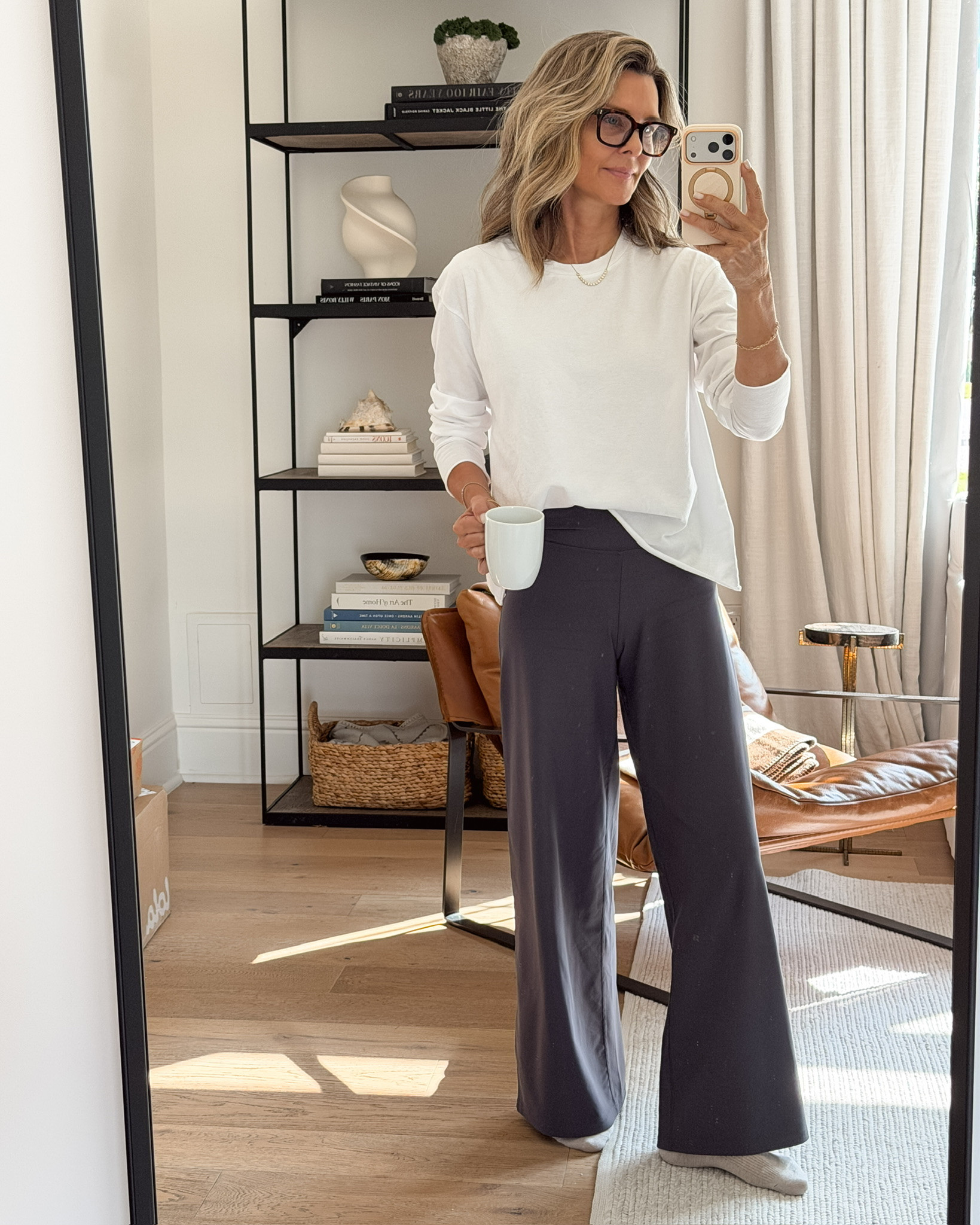 I’m 5’6
-white long sleeve @Frank & Eileen
-wideleg pant XS p Spanx code fashionedlifexspanx 

Helping women in midlife elevate their everyday style with chic, wearable outfits at a mix of high and low price points.