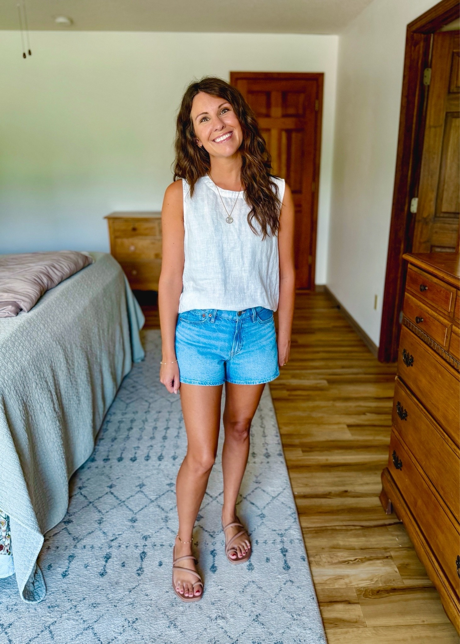 xs in my linen tank (linked the cropped version too!), 00 in my denim shorts (dream blue) and 6 in my croc sandals

#LTKPetite #LTKgrwm #LTKootd