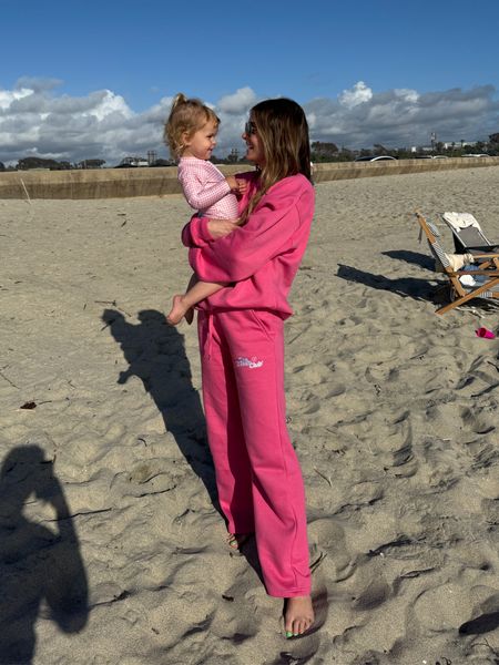 The cutest pink set from the beach club. 
Size large in top 
Size small in bottoms 