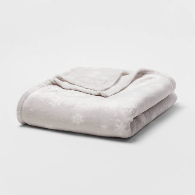 Value Plush Holiday Print Blanket - Wondershop™ | Target