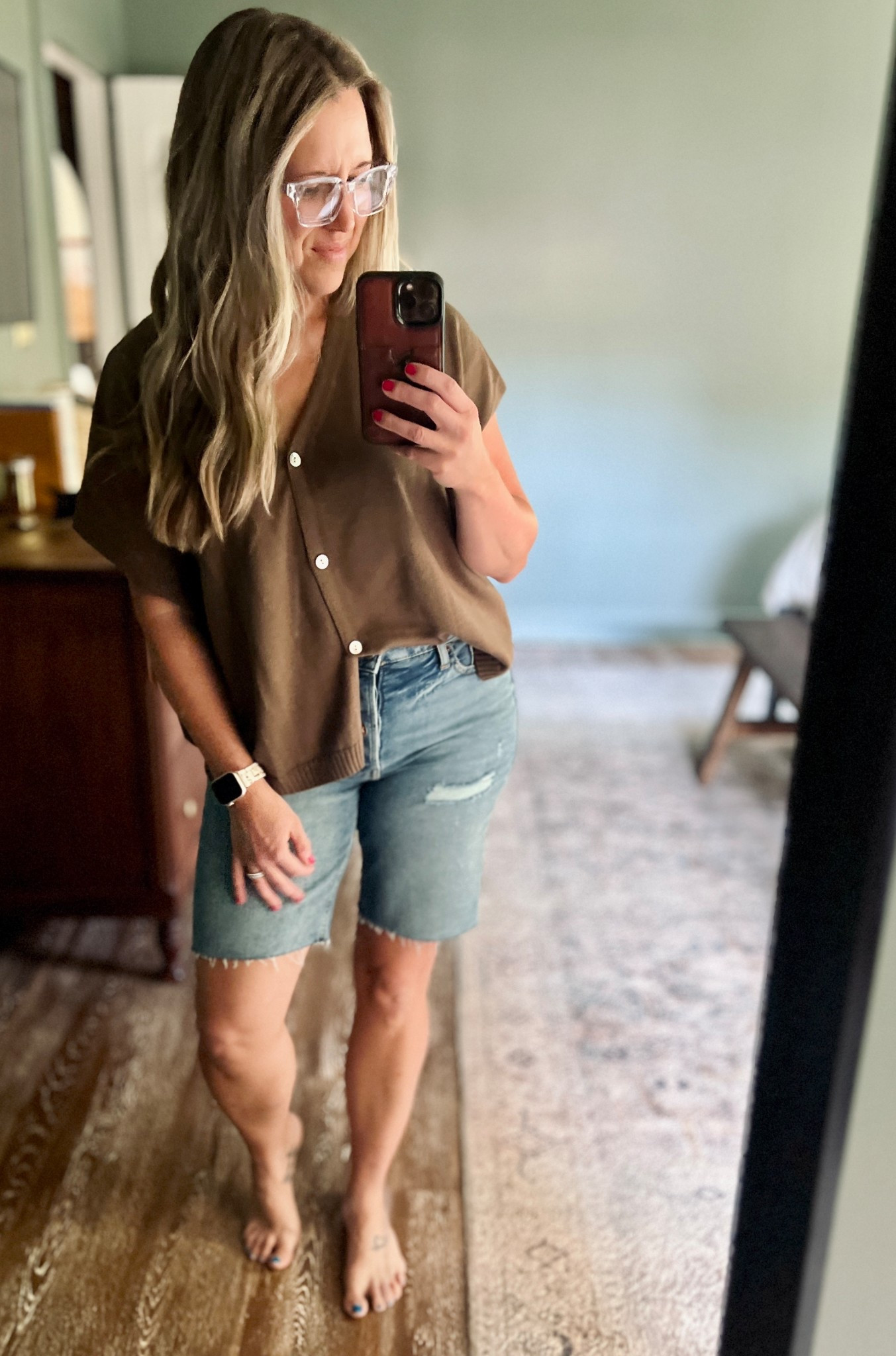 Cozy meets casual 🍂 The easiest late-summer-to-fall outfit. When it’s too warm for jeans but you still want that cozy sweater moment… Bermuda shorts + a slouchy knit is my go-to. Perfect for school drop-off, errands, or a casual coffee run!

Target fashion
Walmart fashion
Amazon fashion
Fall wardrobe
Fall casual 
Fall capsule wardrobe 
Fall fashion


#LTKCon #LTKSeasonal #LTKStyleTip