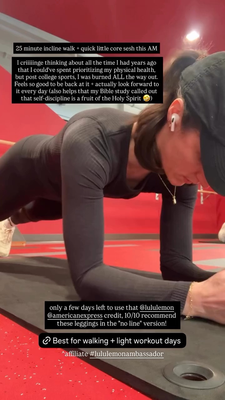 25 minute incline walk + quick little core sesh this AM

I criiiiinge thinking about all the time I had years ago that I could've spent prioritizing my physical health, but post college sports, I was burned ALL the way out. Feels so good to be back at it + actually look forward to it every day (also helps that my Bible study called out that self-discipline is a fruit of the Holy Spirit 🤣) only a few days left to use that @lululemon @americanexpress credit, 10/10 recommend these leggings in the "no line" version! ^affiliate #lululemonambassador