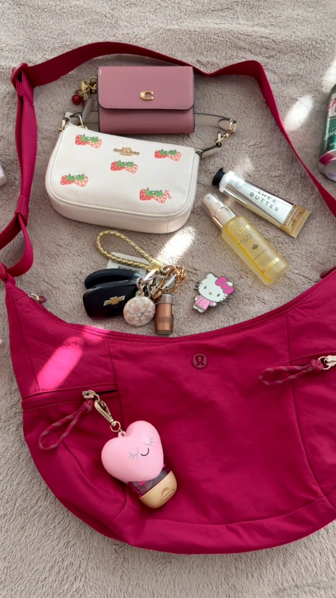 Today’s bag 🤍 just me and my mini-me running errands.
Been really into slouchy bags lately, and this one’s currently on sale.
Link’s in my profile under happykryng’s favorites.

#whatsinmybag #momsoftiktok #everydaybag #slouchybag #momstyle

#LTKdayinmylife #LTKmomlife #LTKBeauty