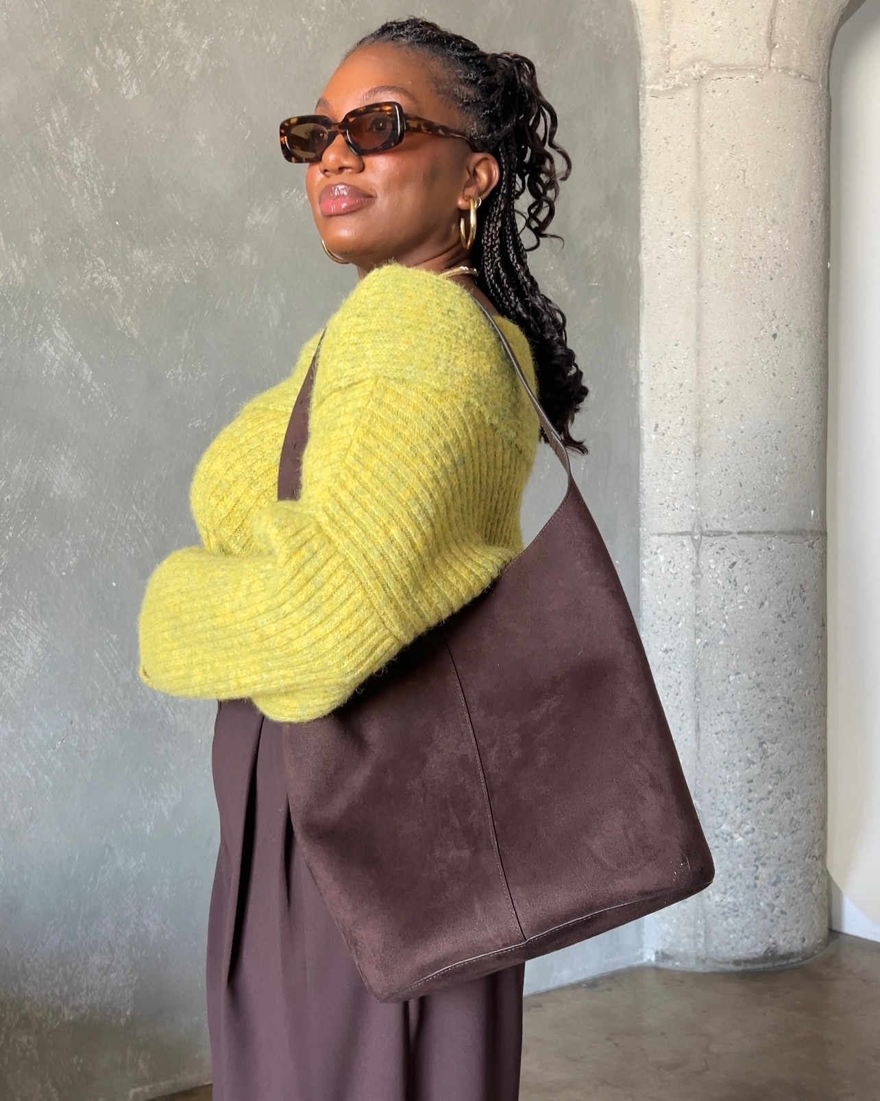 I’ve been converted! A big ole tote bag is my new everyday go to. This particular one is sold out but I’m sharing some similar options within the same price point, all under $100

#LTKFindsUnder100 #LTKItBag #LTKStyleTip