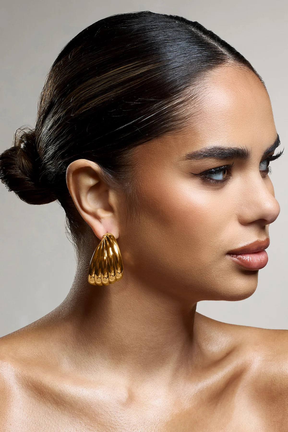 Samoa | Gold Ribbed Chunky Hoop Earrings | Club L London