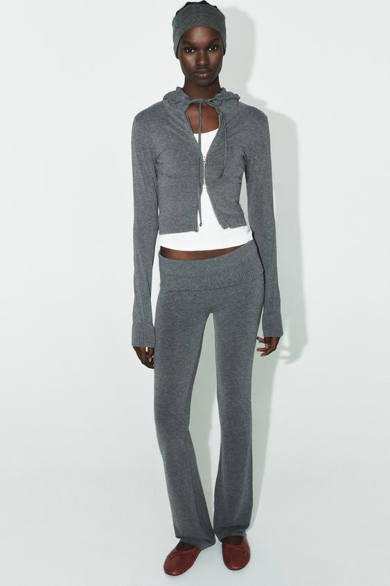 CROPPED SEAMLESS SWEATSHIRT | Zara UK