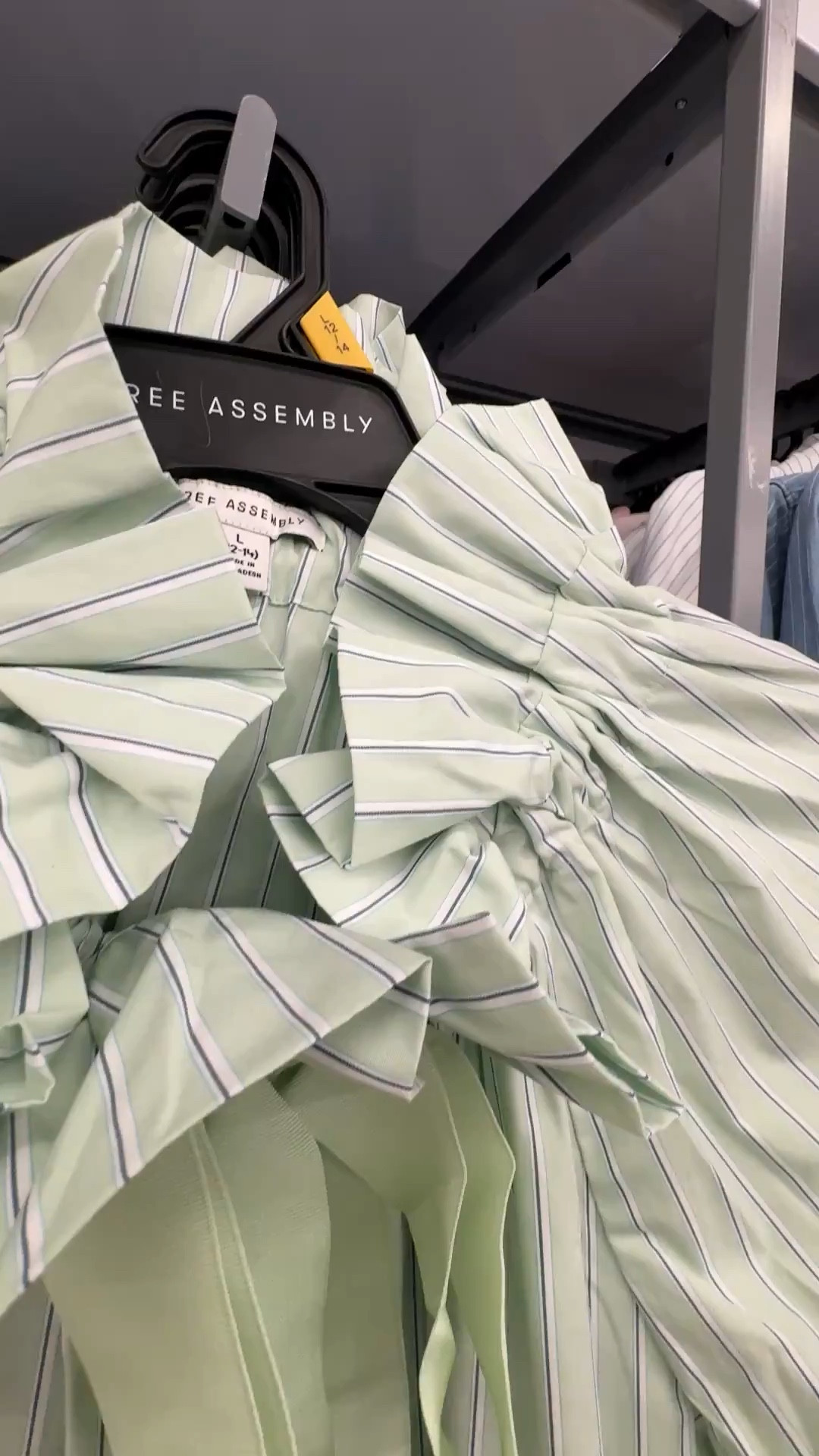 Walmart fashion, ruffle top 

#LTKootd