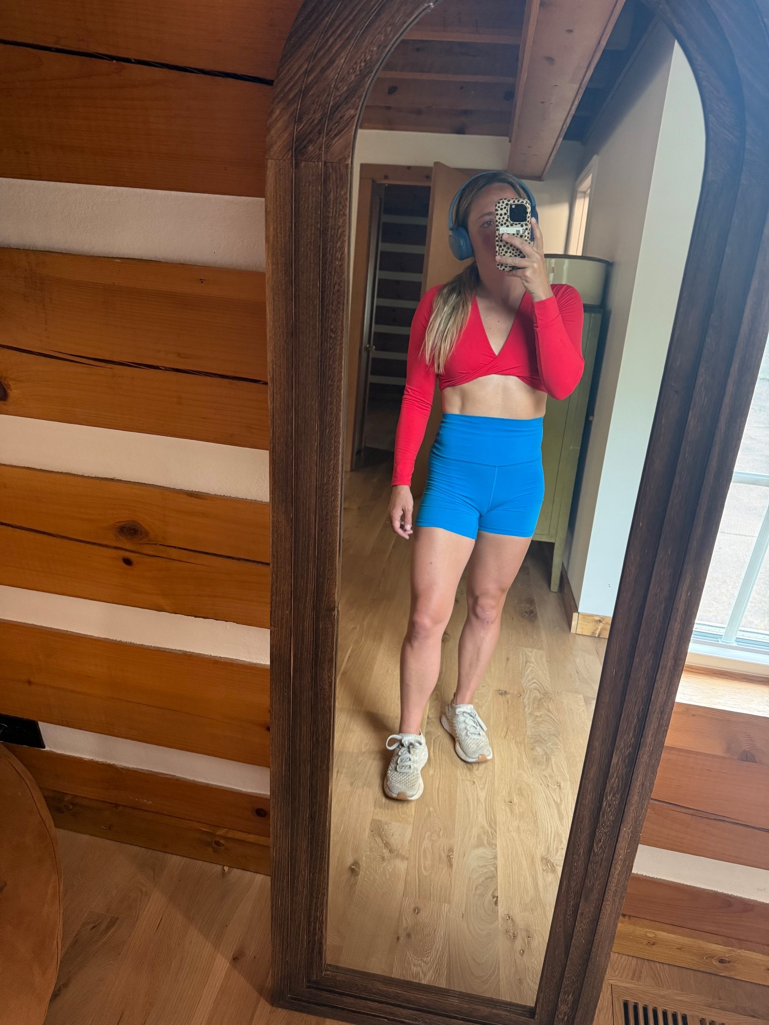 This gym top is to die for and so flattering! Lightweight! 

#LTKFindsUnder50 #LTKActive #LTKPetite