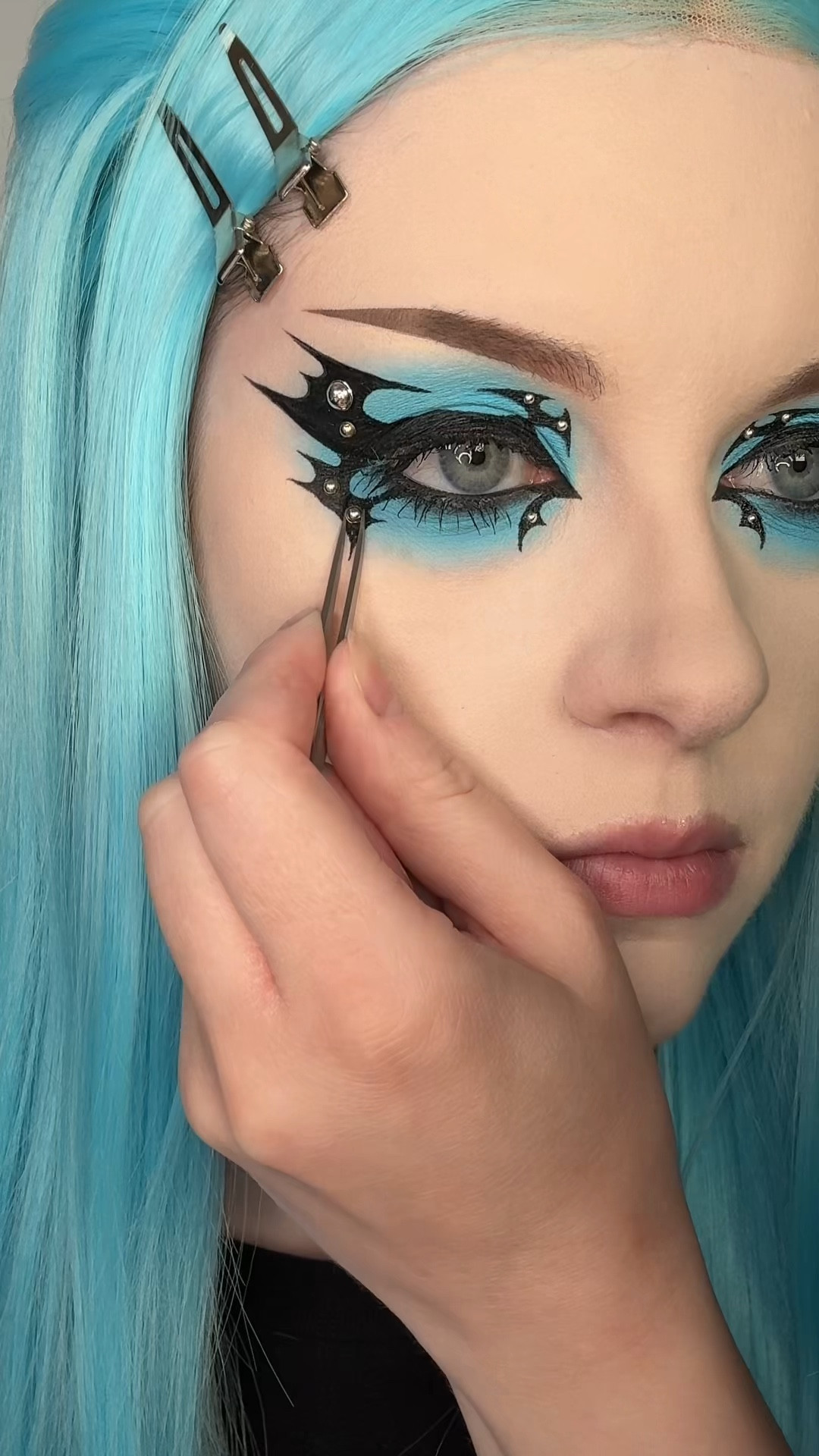 Pastel blue graphic liner tutorial 🩵🖤


Alternative makeup, winged eyeliner, liquid eyeshadow, Danessa Myricks, pastel goth

#LTKBeauty