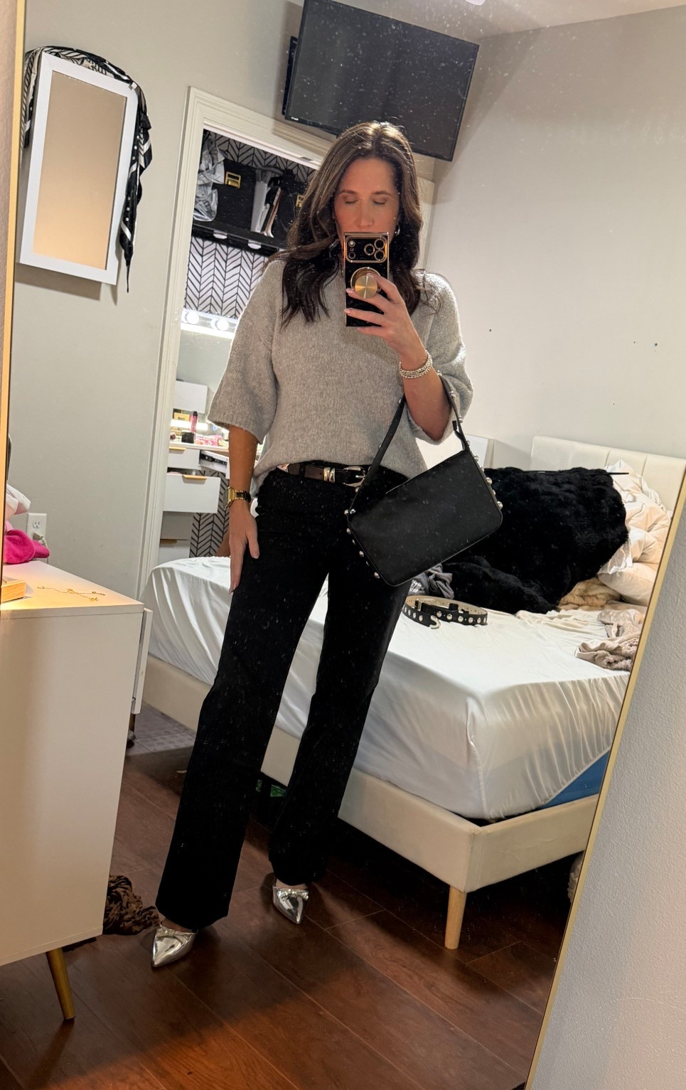 Top size small pants size 4 