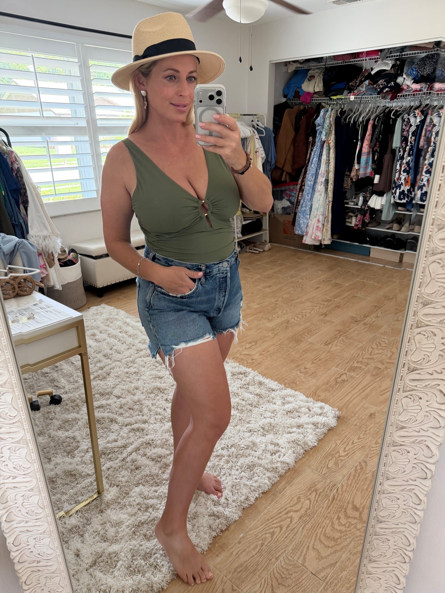 One piece swimsuit 

#LTKSwim #LTKMidsize #LTKSeasonal