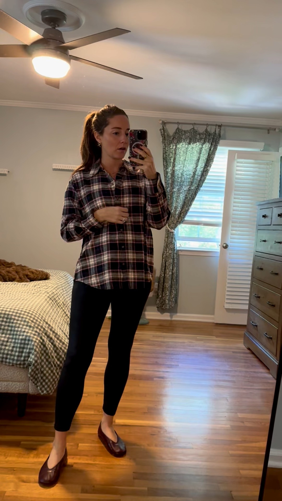 Old navy flannels are SO good!!! 

Wearing size small 
Size M in leggings 
Sized down 1/2 a size in shoes 

#LTKSaleAlert #LTKFindsUnder100 #LTKFindsUnder50