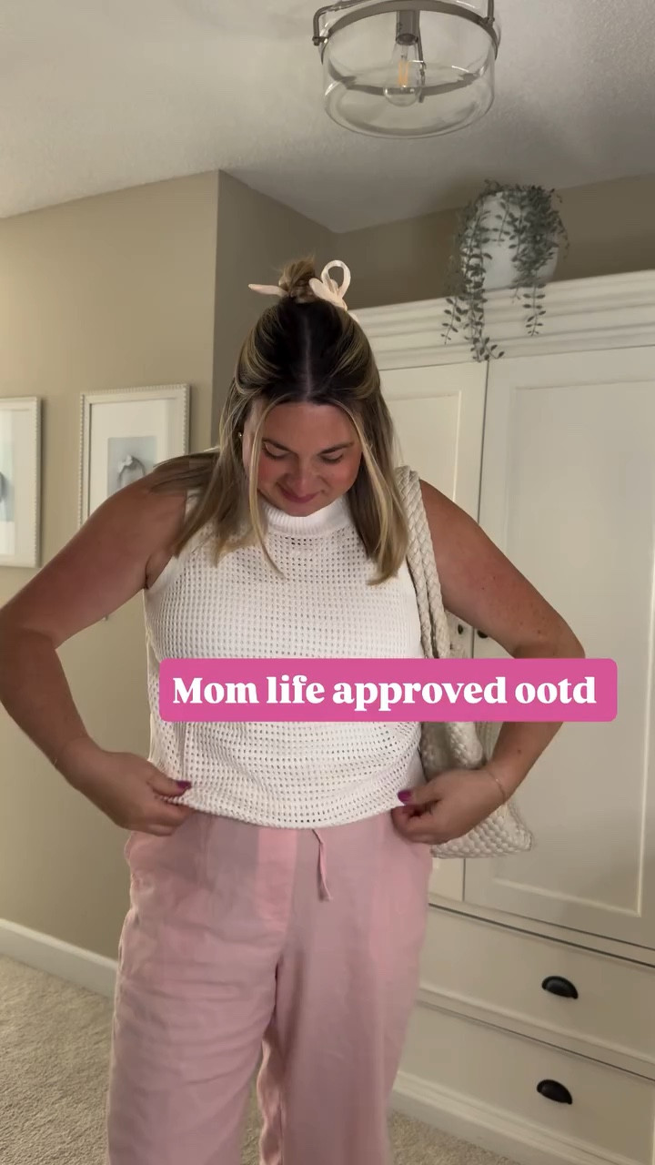 OOTD but make it mom life approved ☑️

For real though I’m prioritizing comfort these days 

#amazonfinds #athmile #momstyle #ootd #momlife