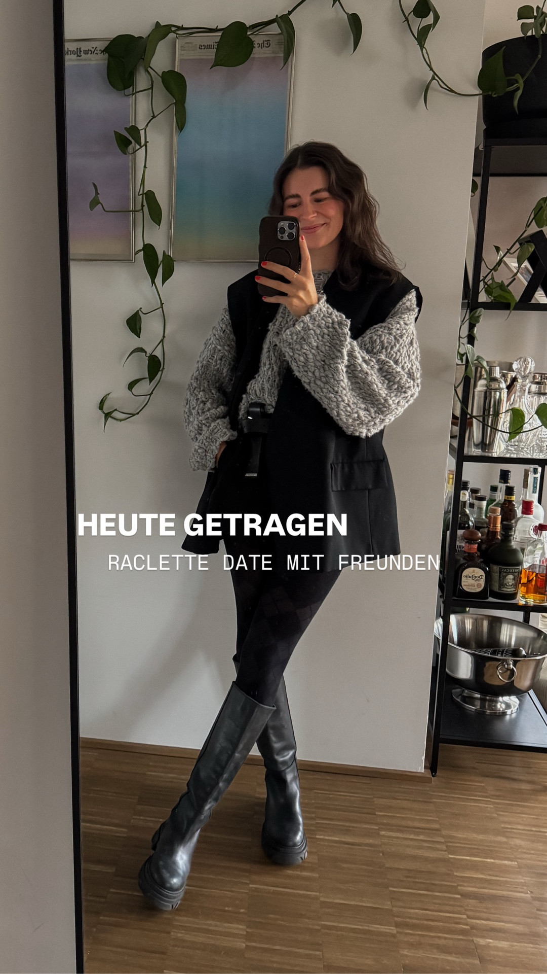 Weste: COS | Pullover: BLACK PALMS | Shorts: MANGO | Stiefel: ALOHAS

#LTKdeutschland #LTKstyletip #LTKwinter