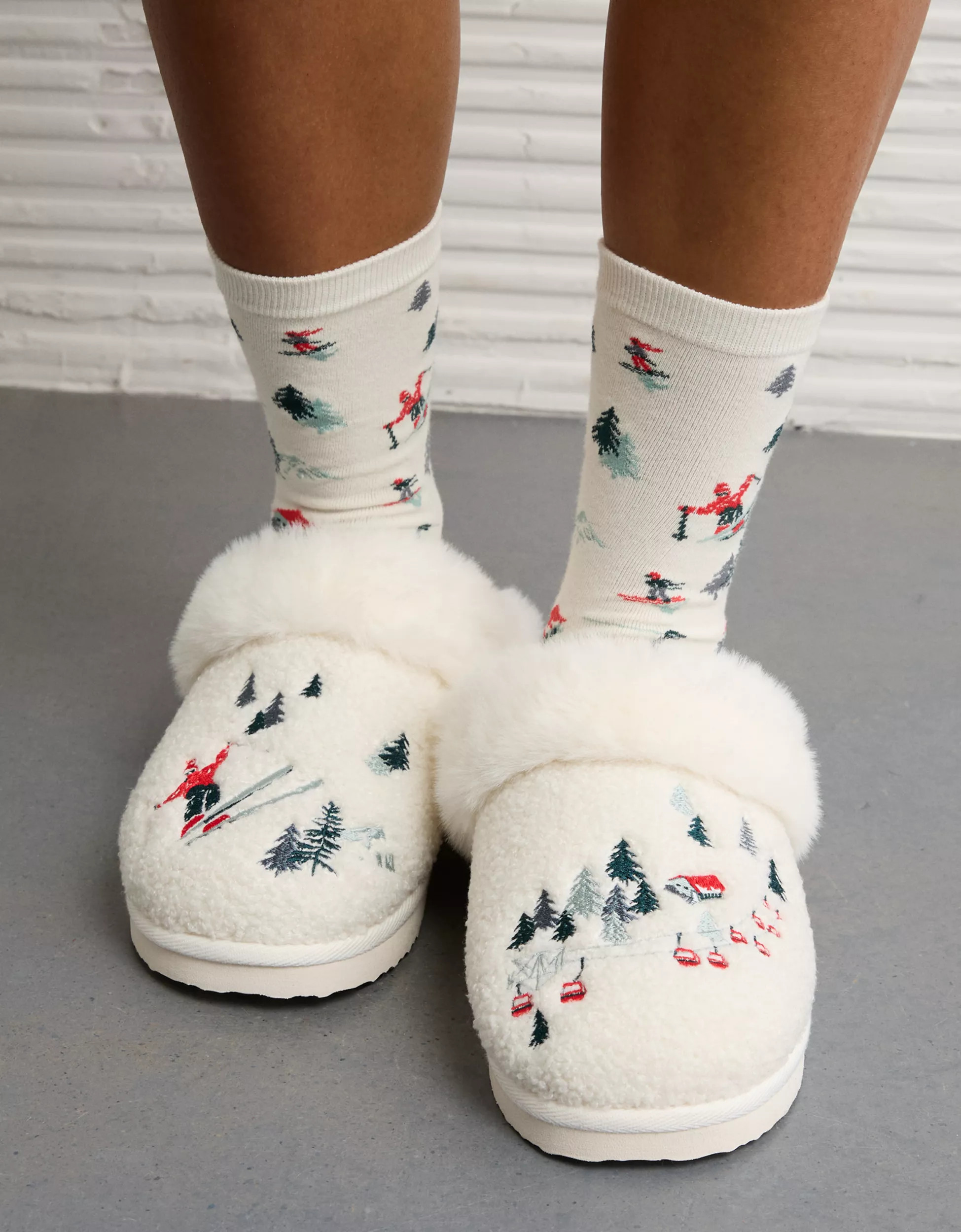 AE Après Ski Scuff Slipper | American Eagle Outfitters (US & CA)