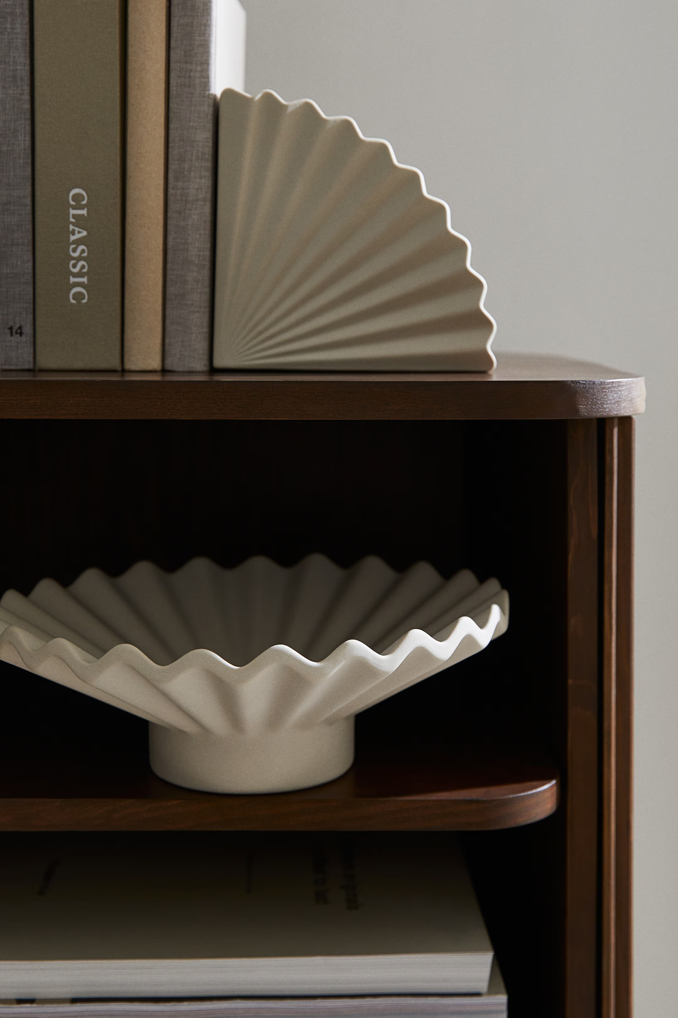 Large stoneware bowl | H&M (UK, MY, IN, SG, PH, TW, HK)